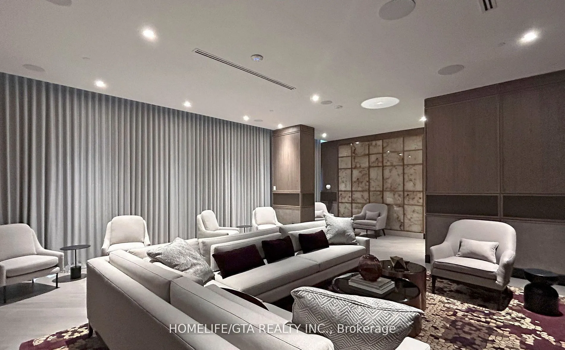 30 Inn On The Park Drive, #402