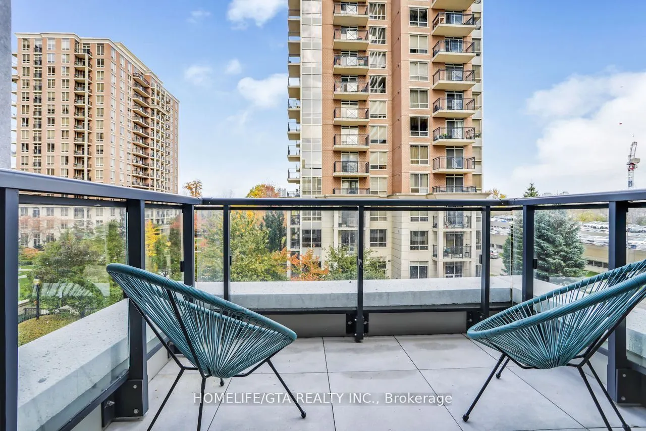 30 Inn On The Park Drive, #402