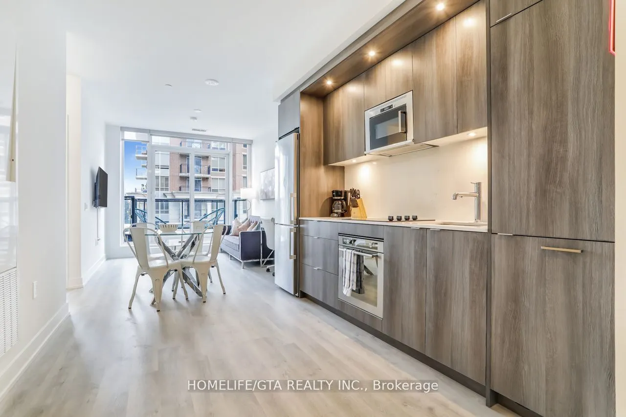 30 Inn On The Park Drive, #402