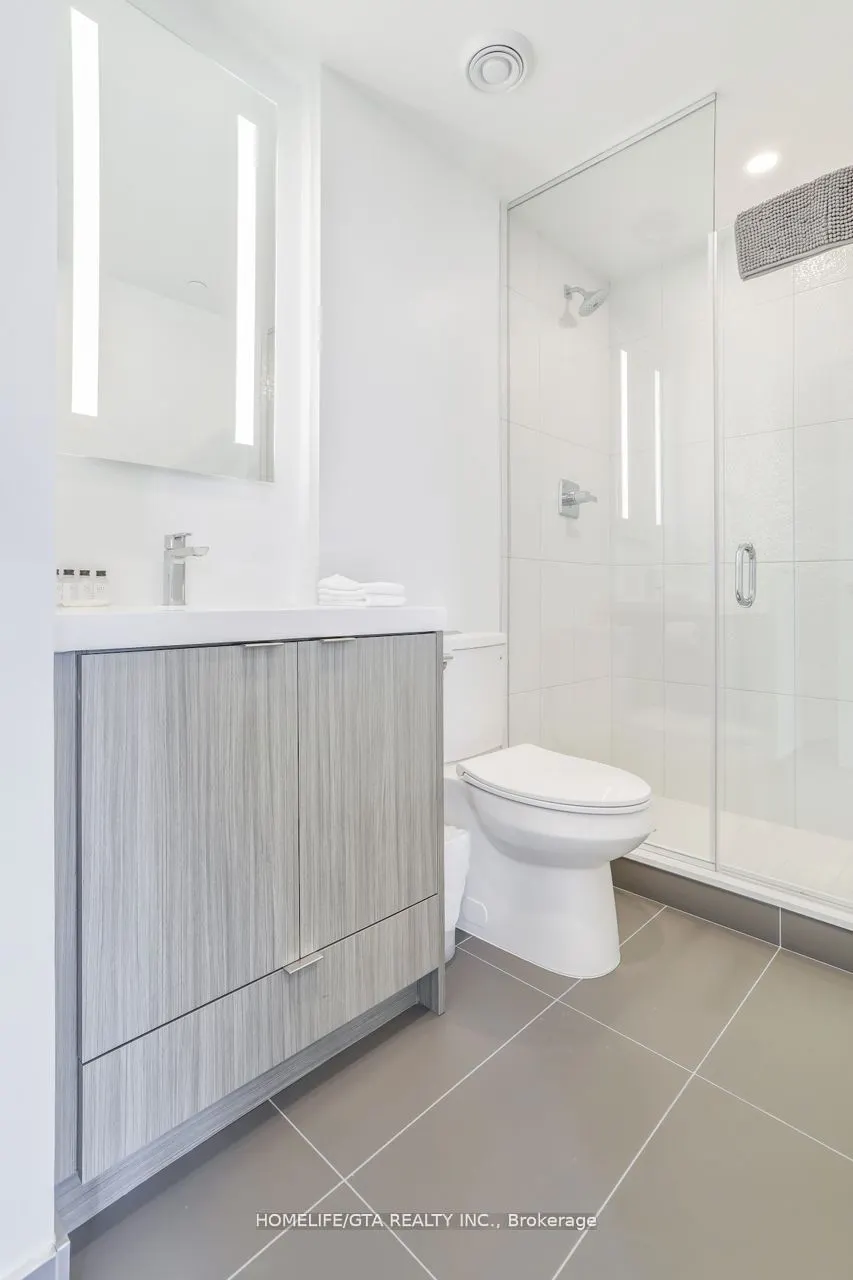 30 Inn On The Park Drive, #402