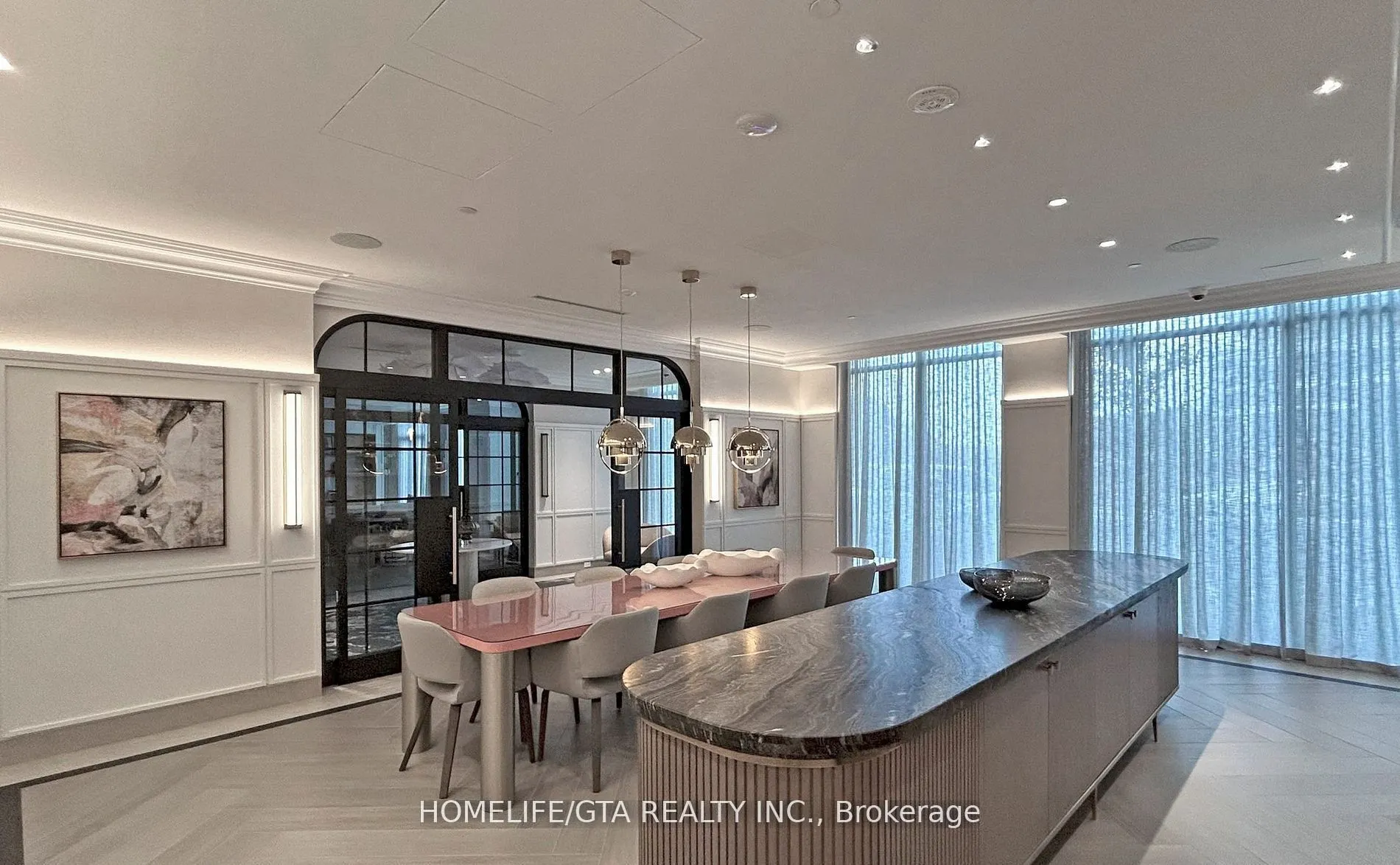 30 Inn On The Park Drive, #402