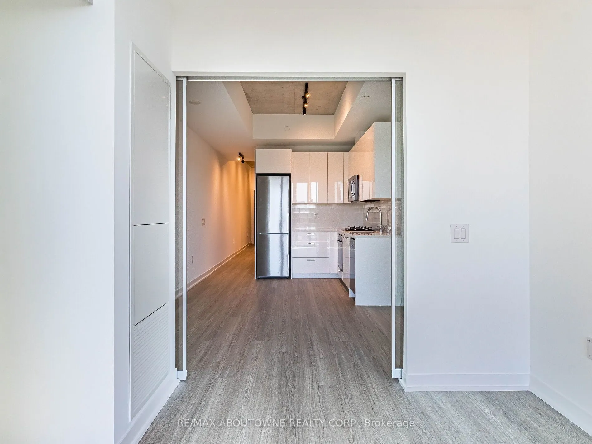 195 McCaul Street, #720