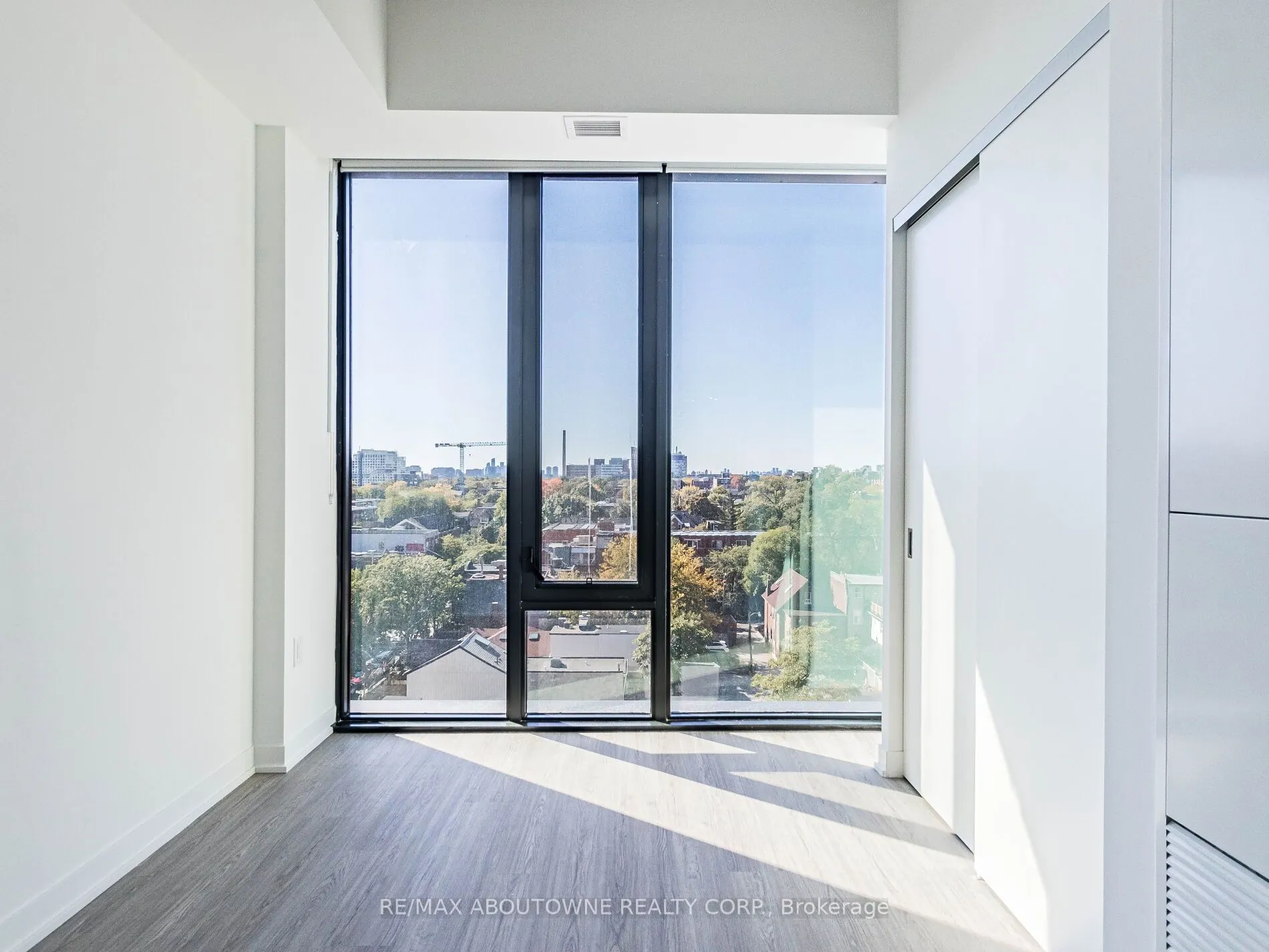 195 McCaul Street, #720