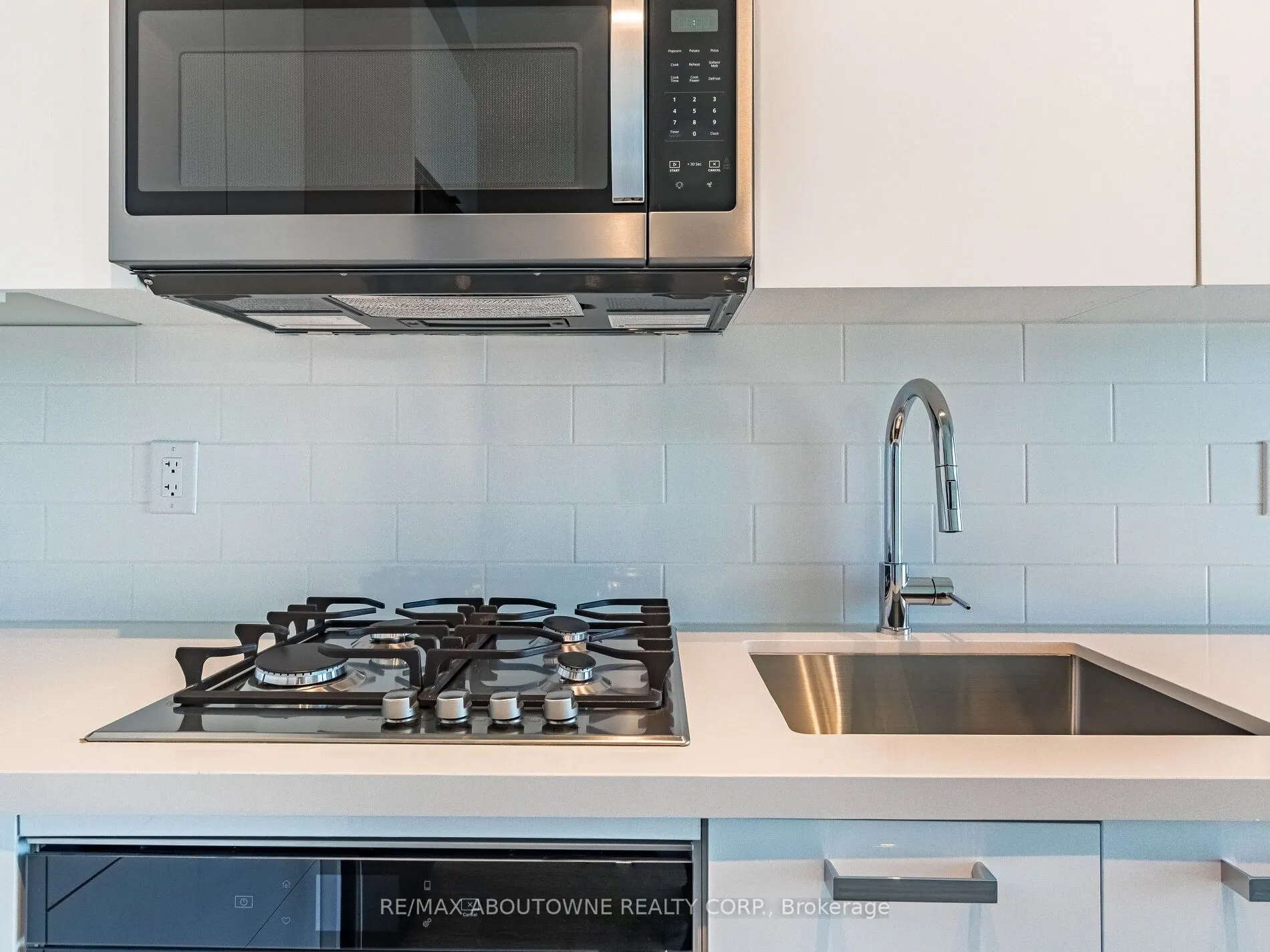 195 McCaul Street, #720