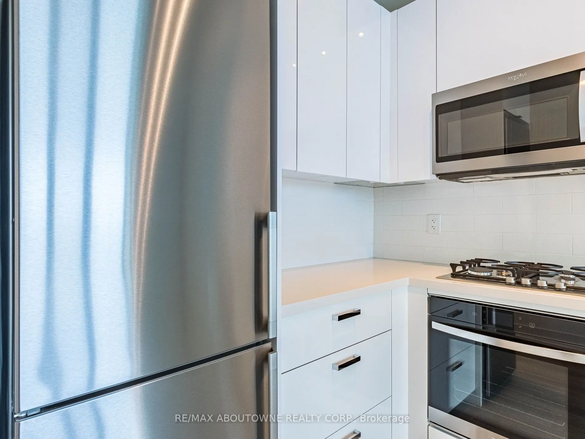 195 McCaul Street, #720