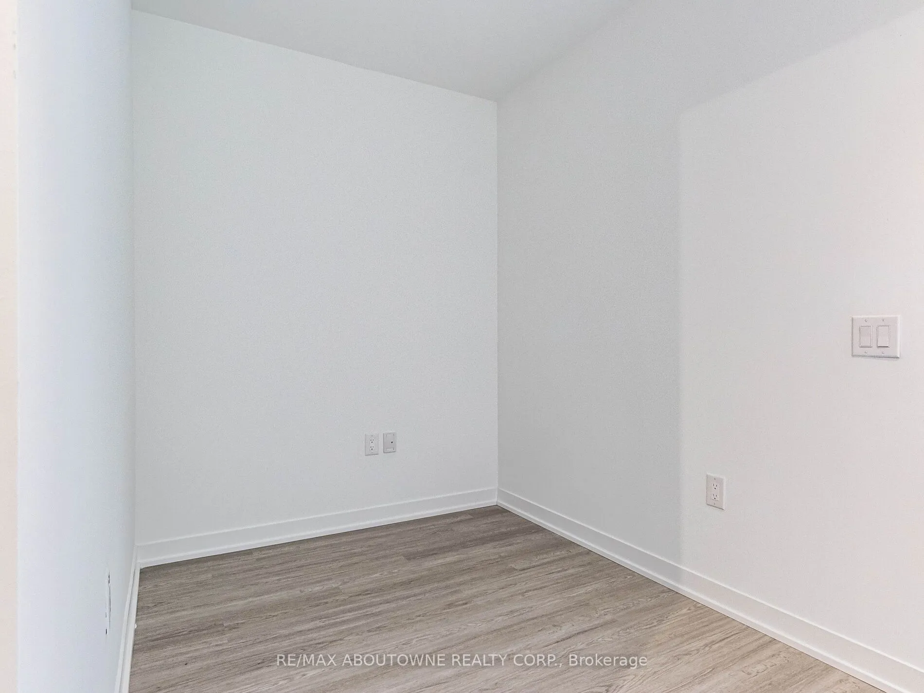 195 McCaul Street, #720