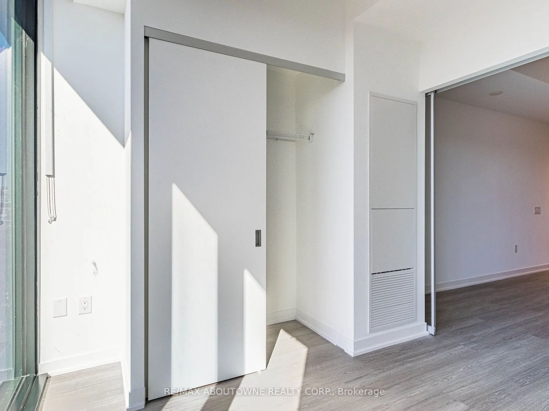 195 McCaul Street, #720