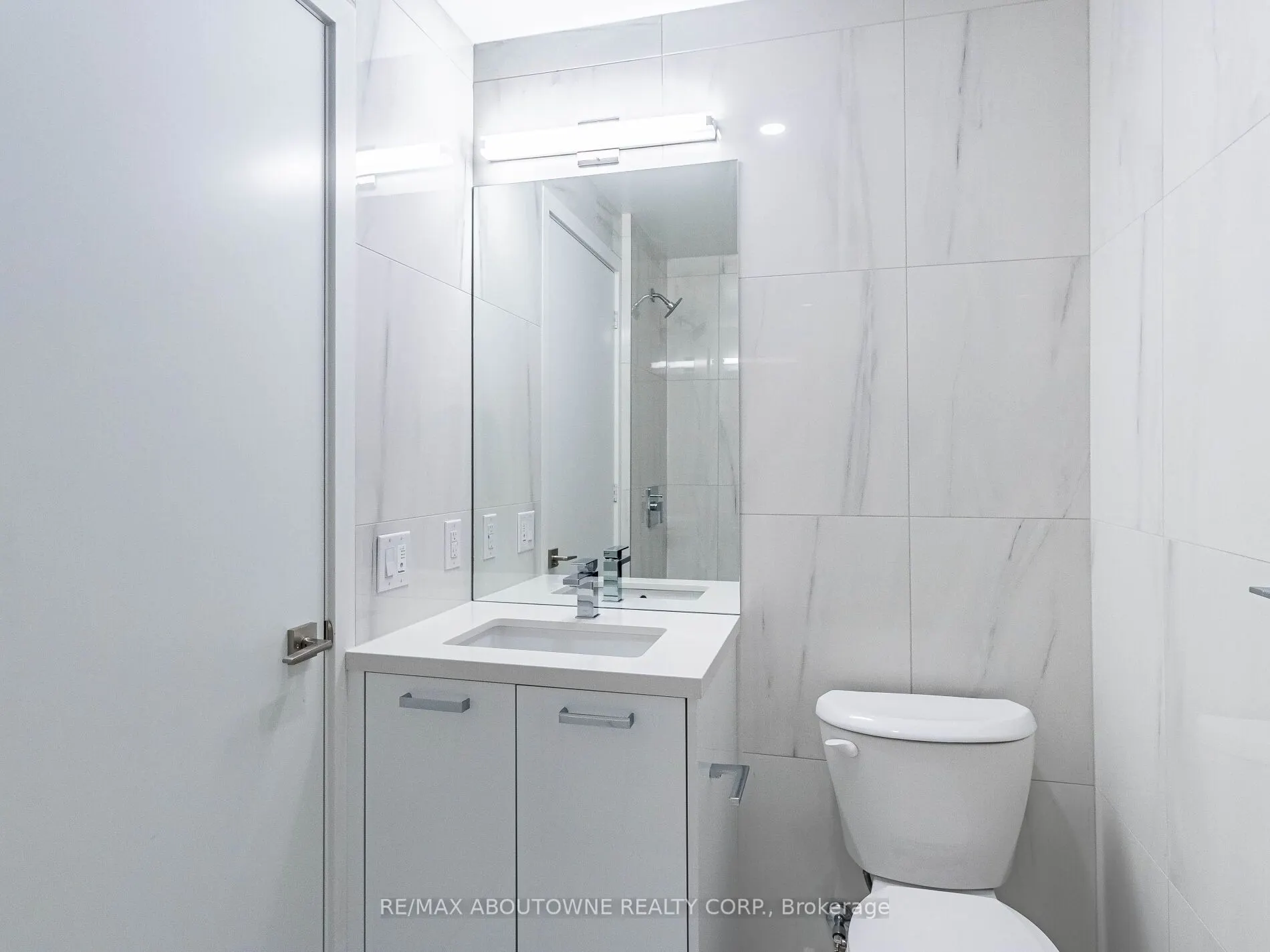 195 McCaul Street, #720