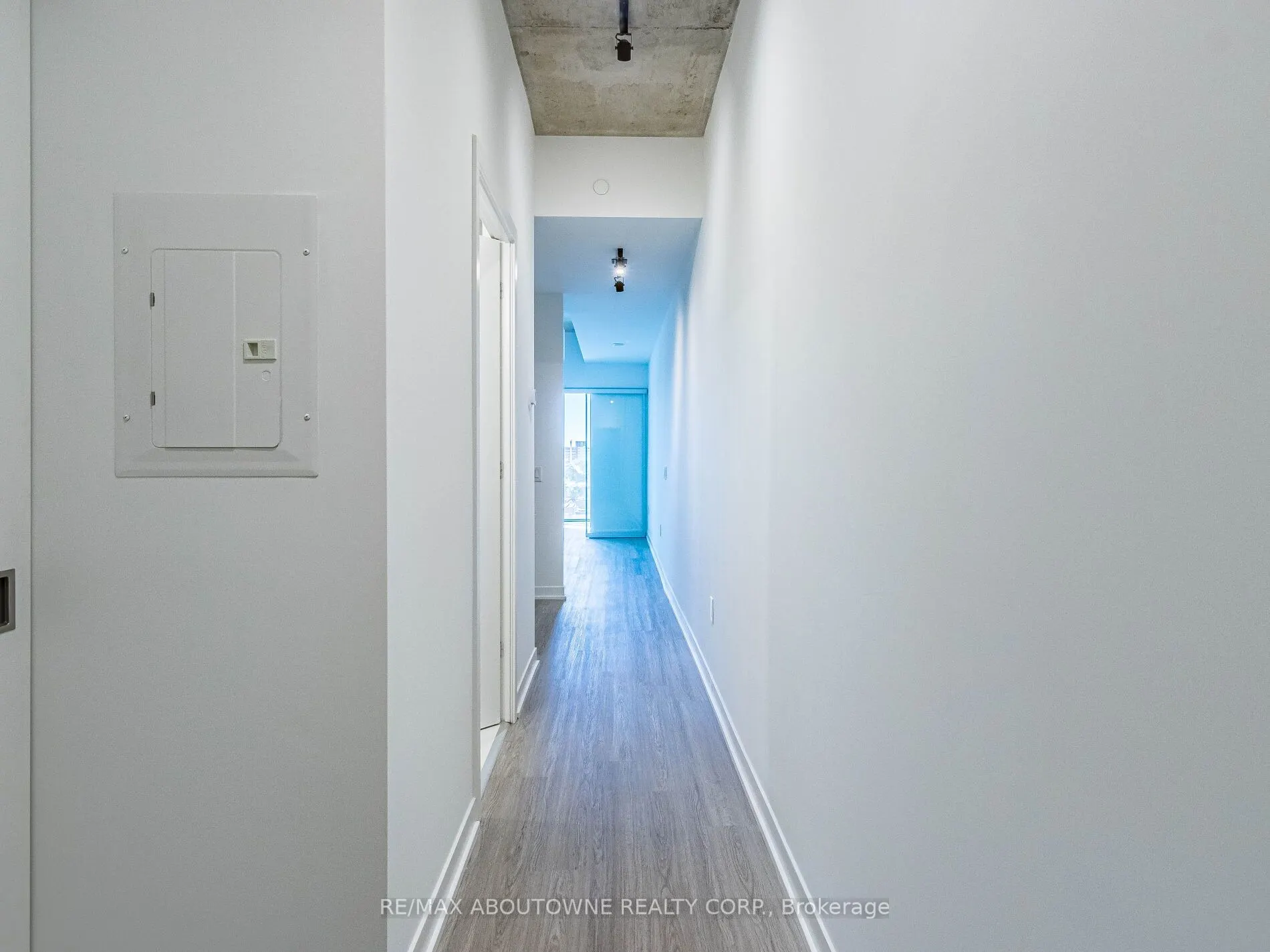 195 McCaul Street, #720