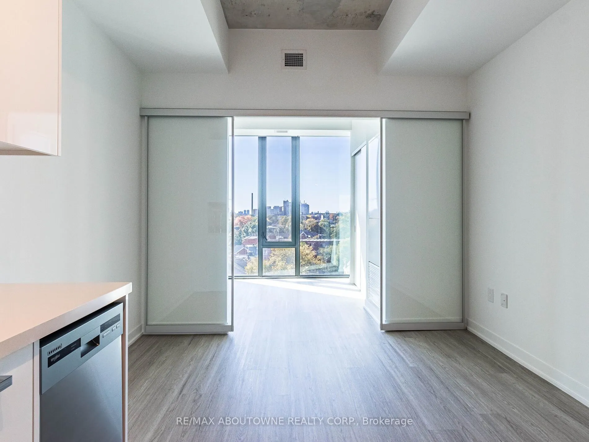 195 McCaul Street, #720