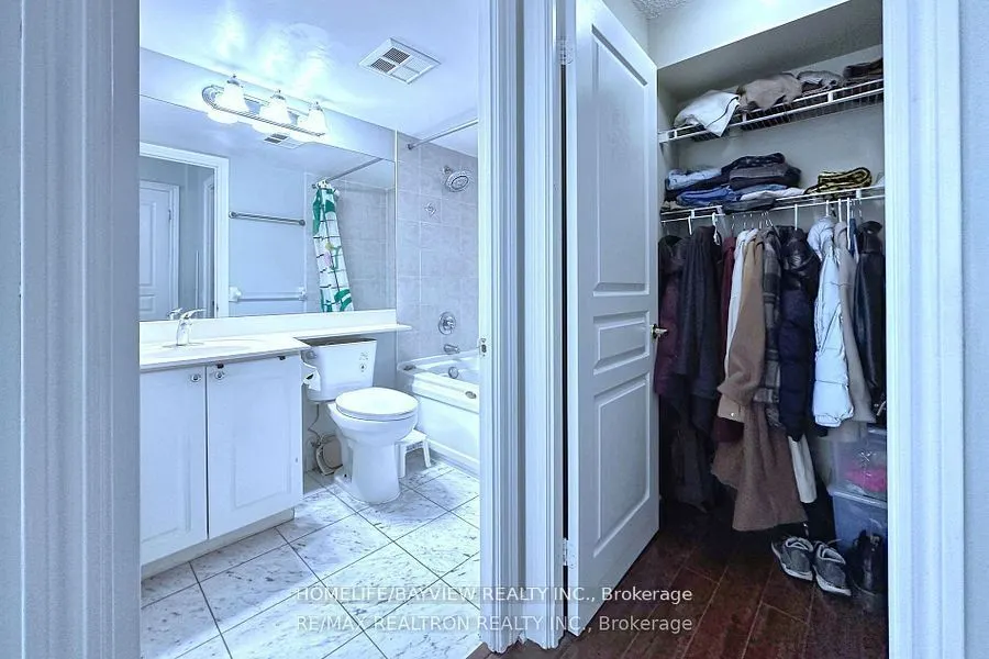 5 Northtown Way, #1006