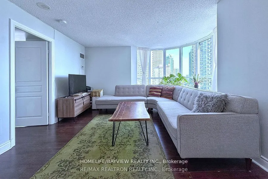 5 Northtown Way, #1006