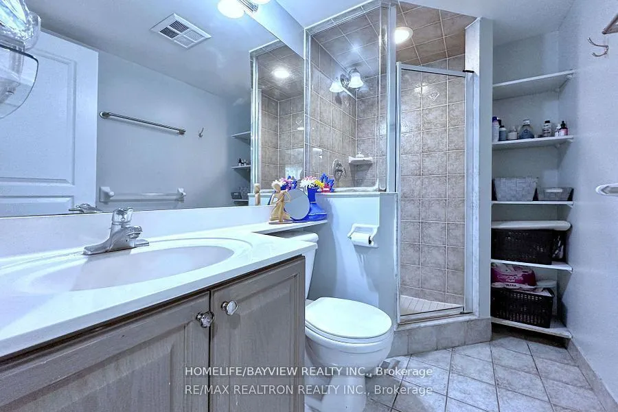 5 Northtown Way, #1006