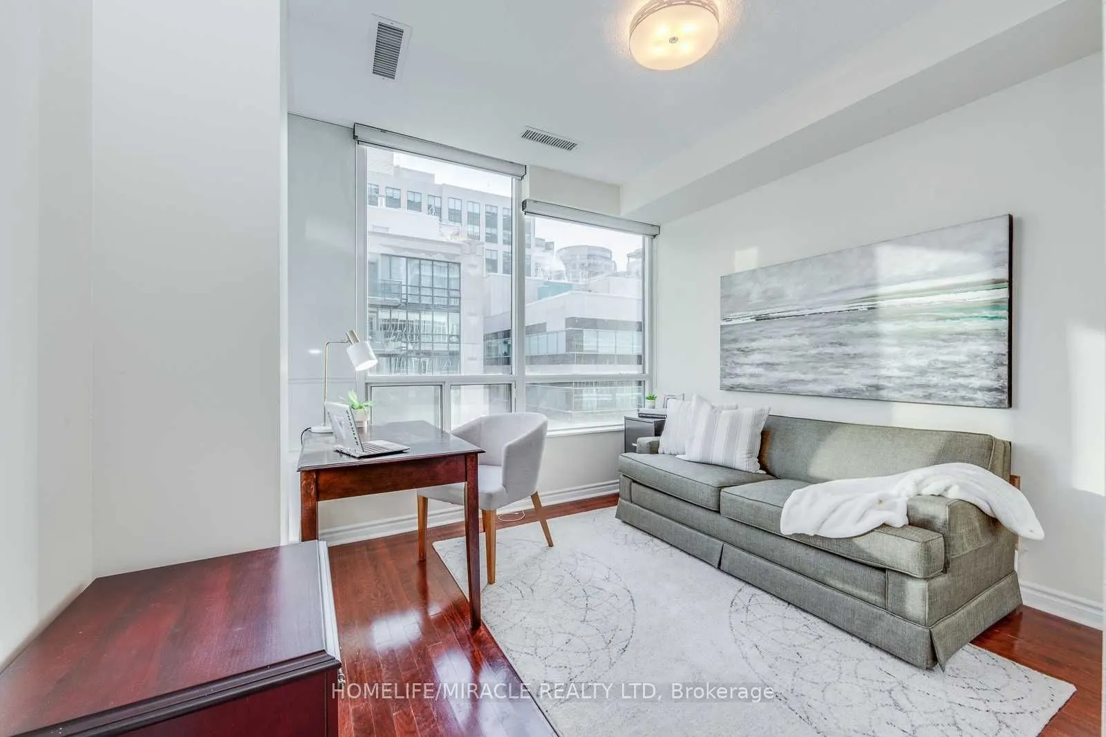 270 Wellington Street W, #Ph09