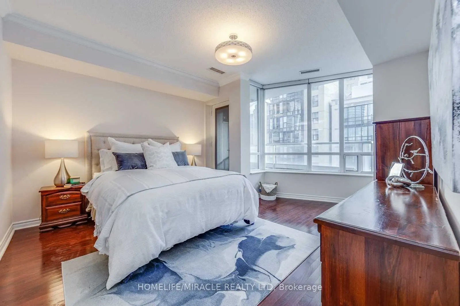 270 Wellington Street W, #Ph09