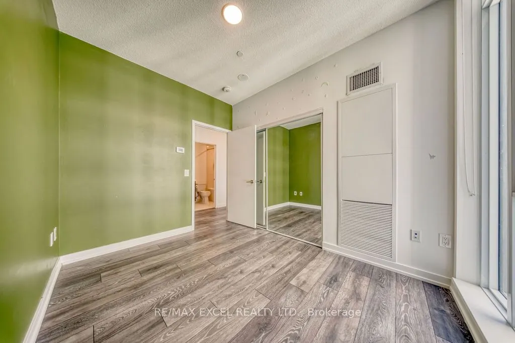 225 Sumach Street, #1009