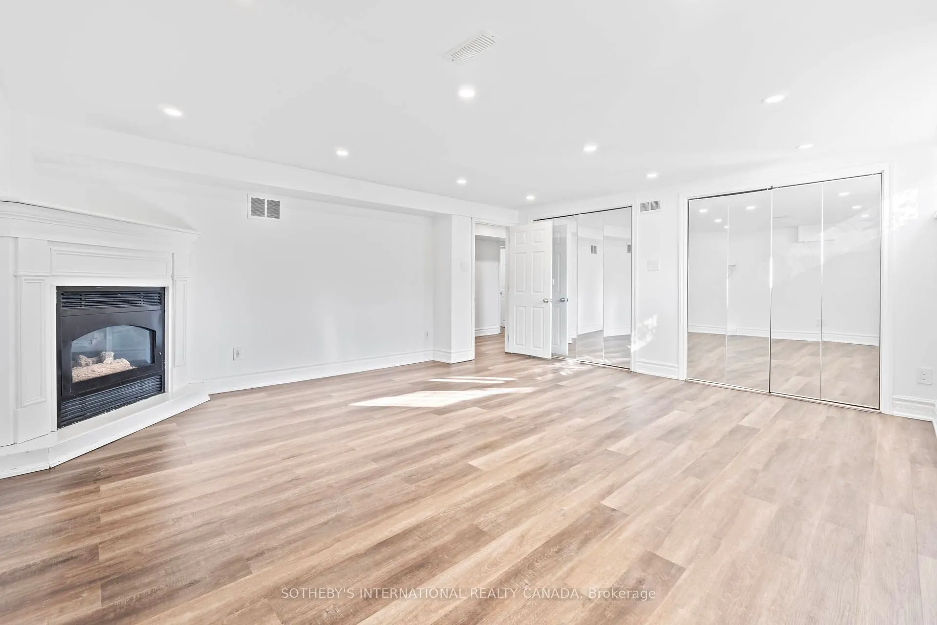 108 Lynedock Crescent