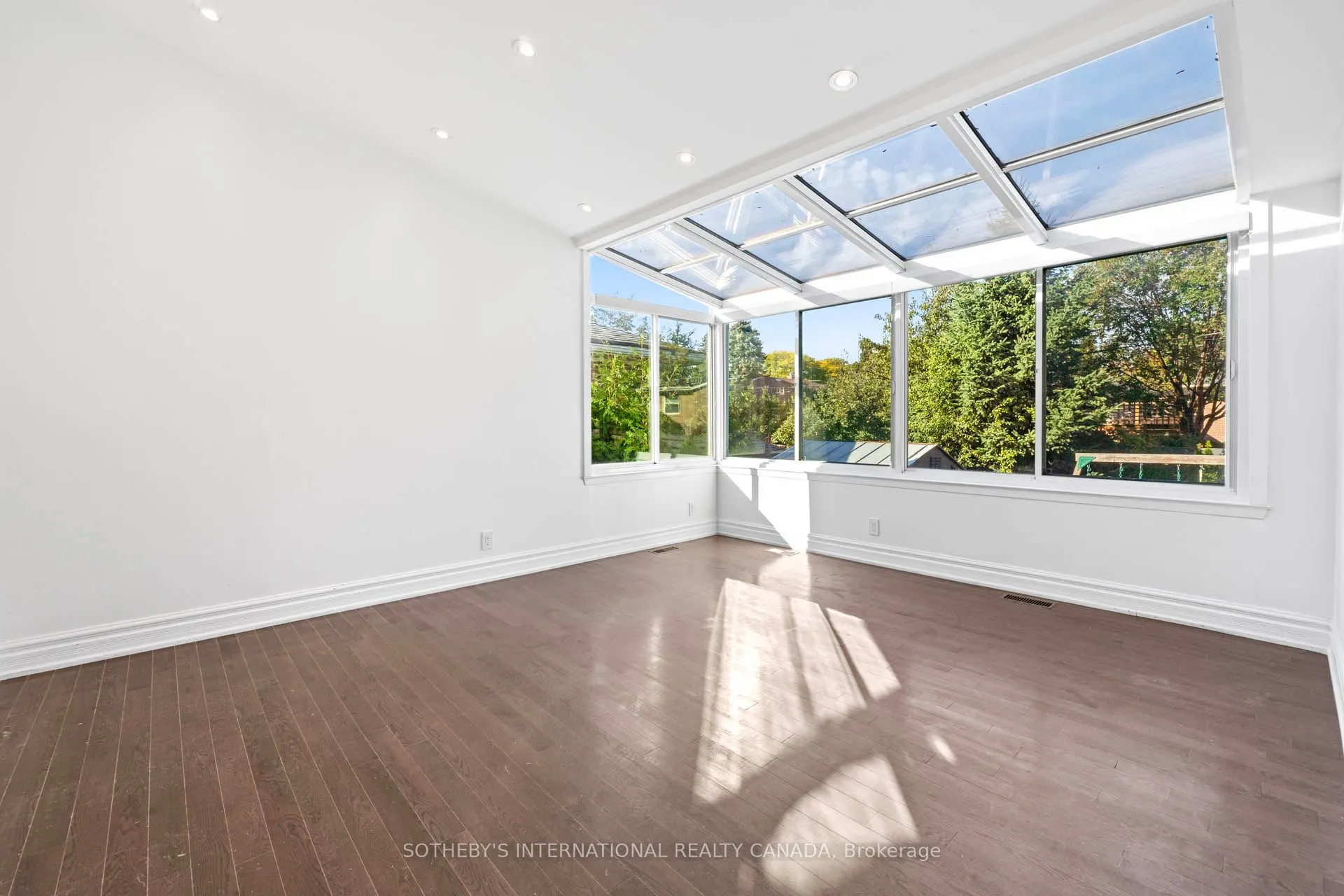 108 Lynedock Crescent