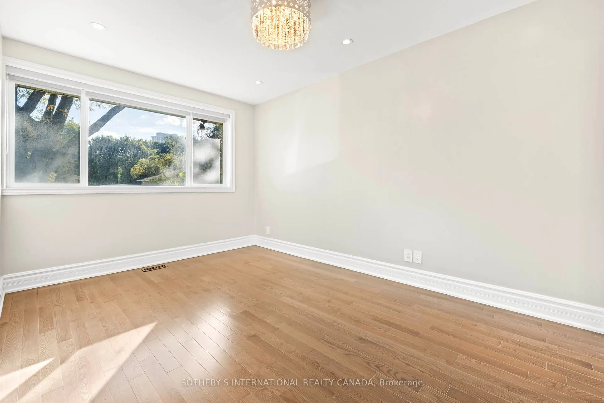 108 Lynedock Crescent