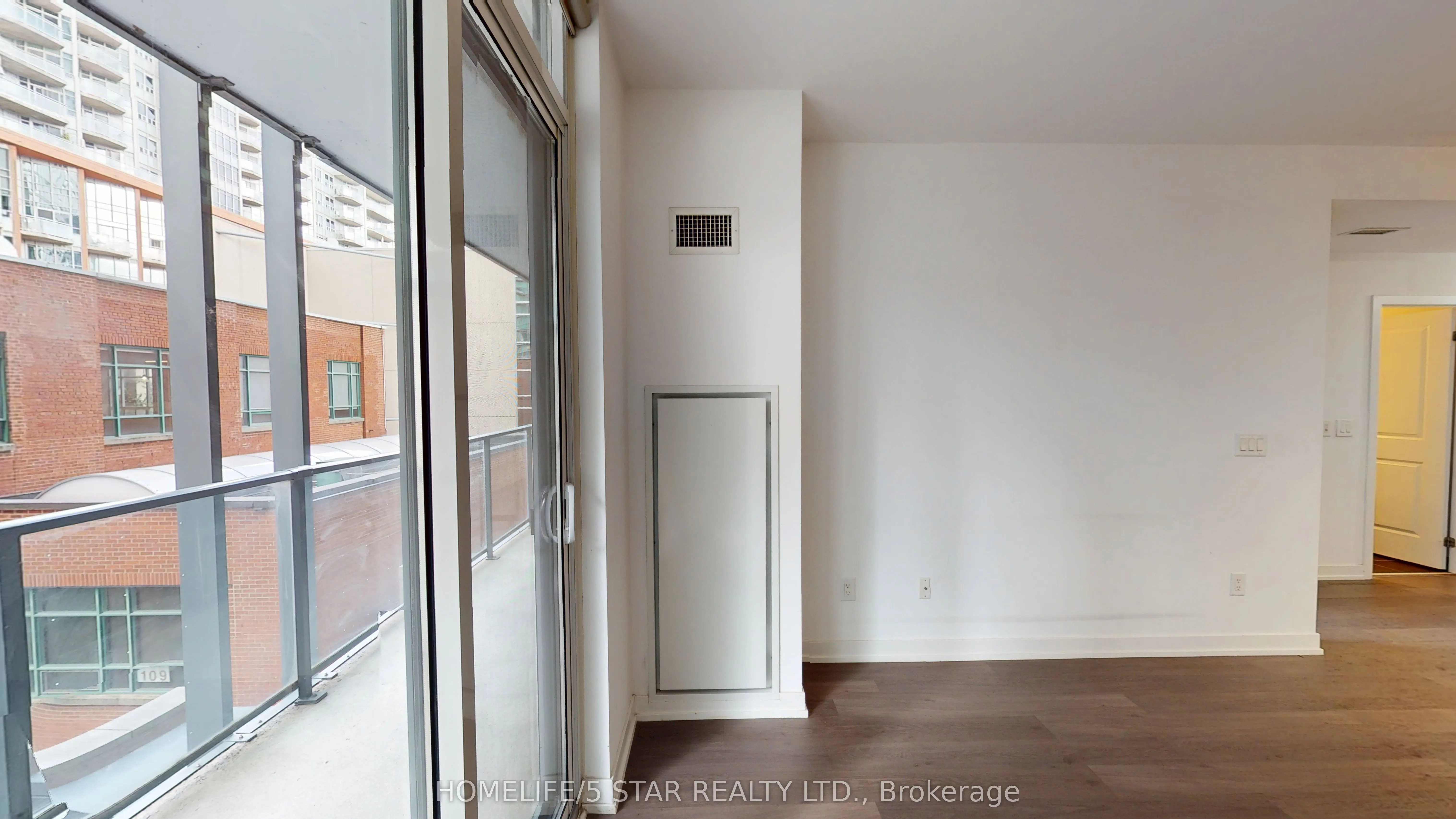 105 George Street, #302