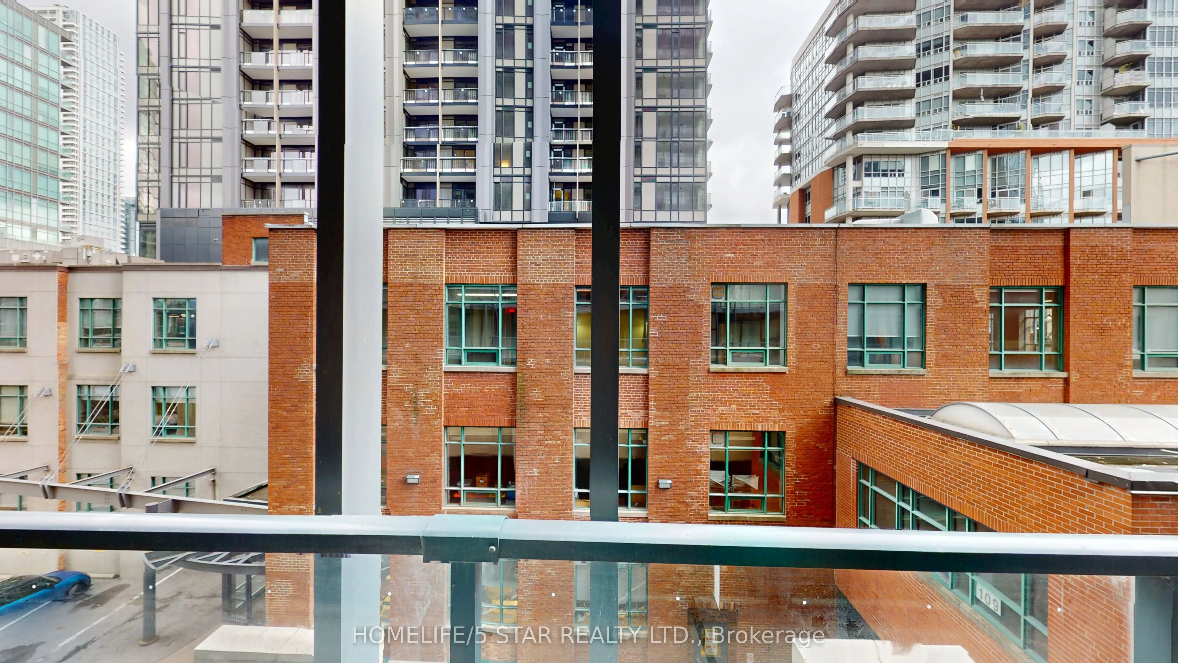 105 George Street, #302