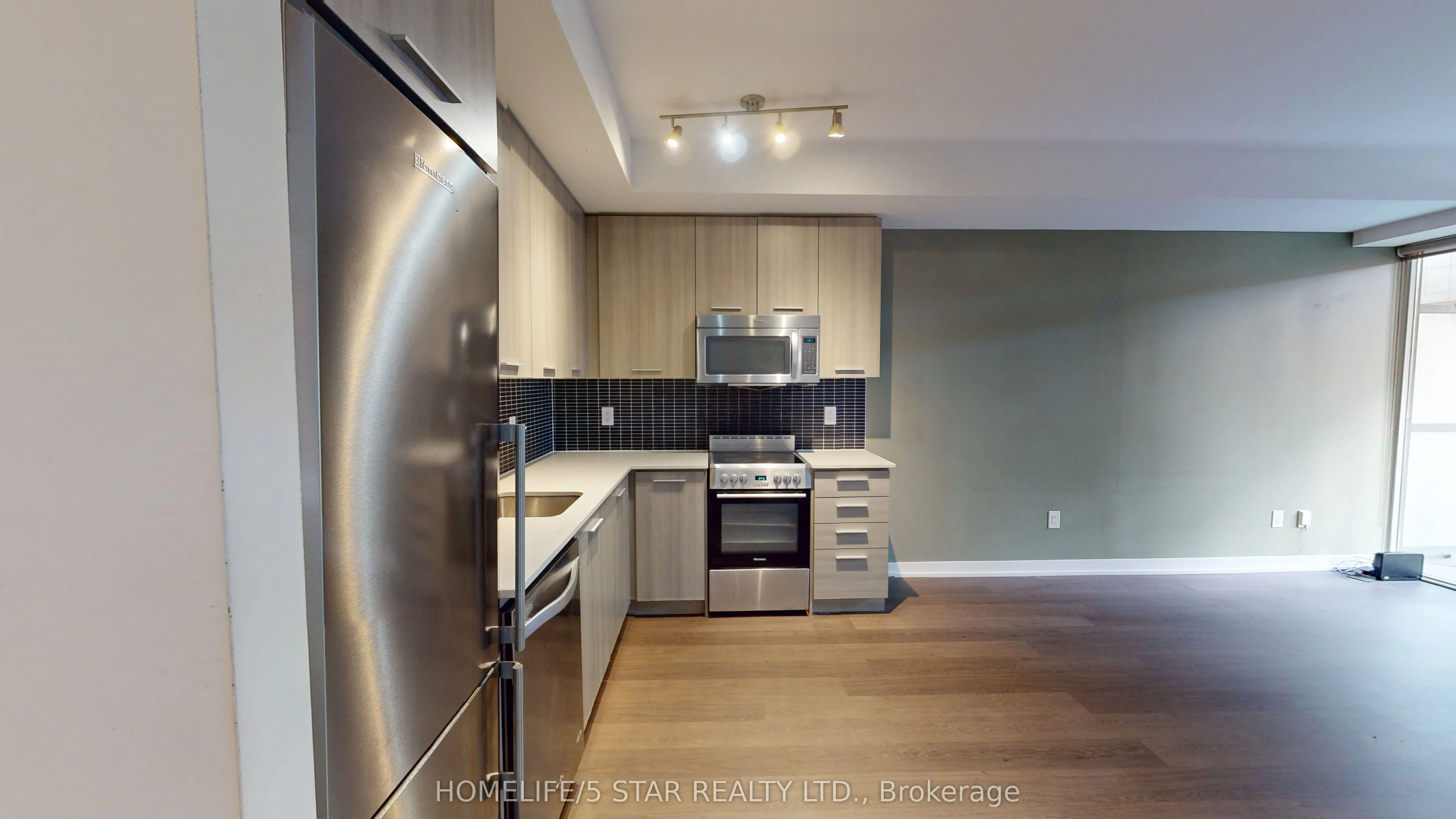 105 George Street, #302