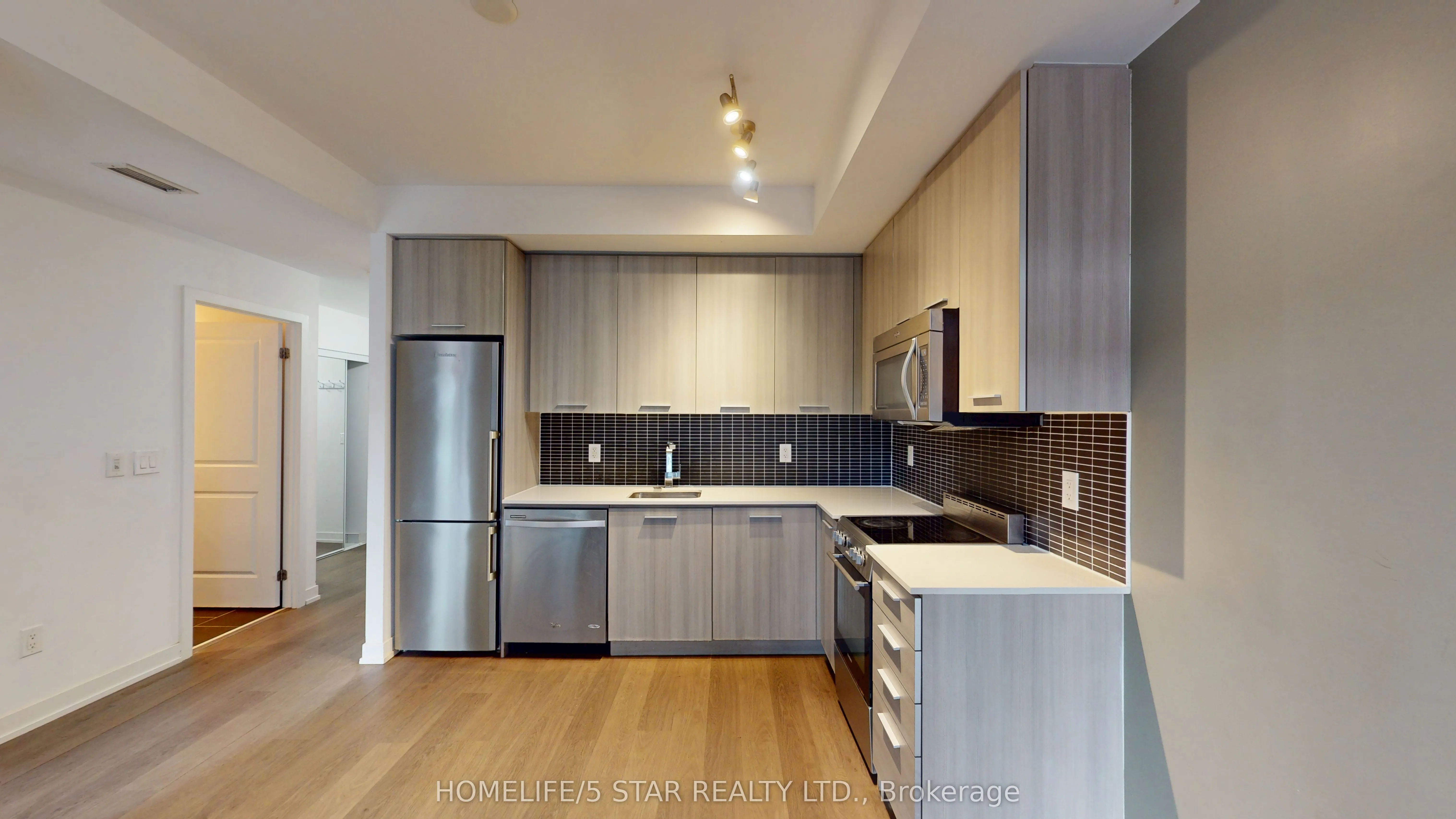 105 George Street, #302