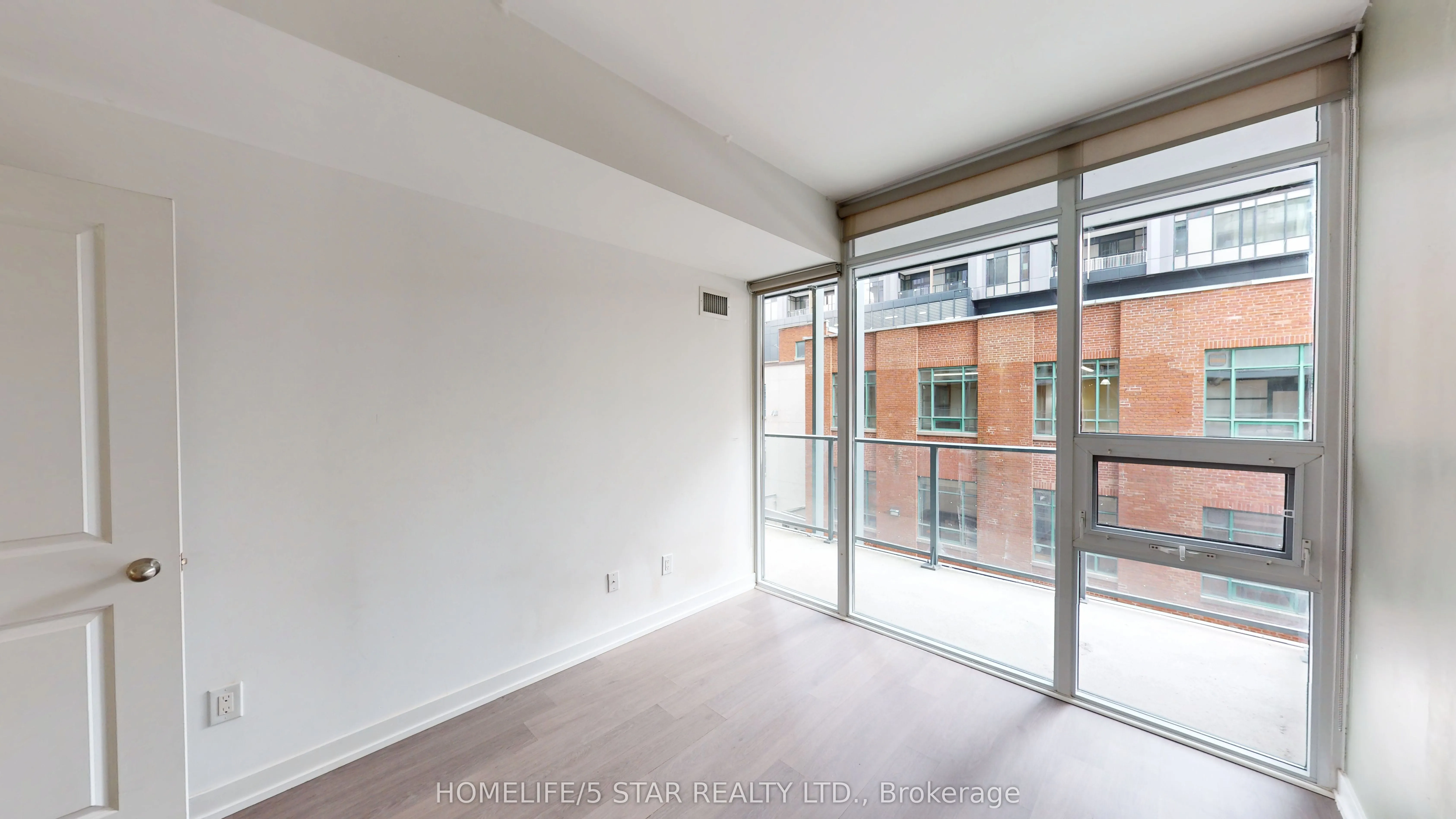 105 George Street, #302