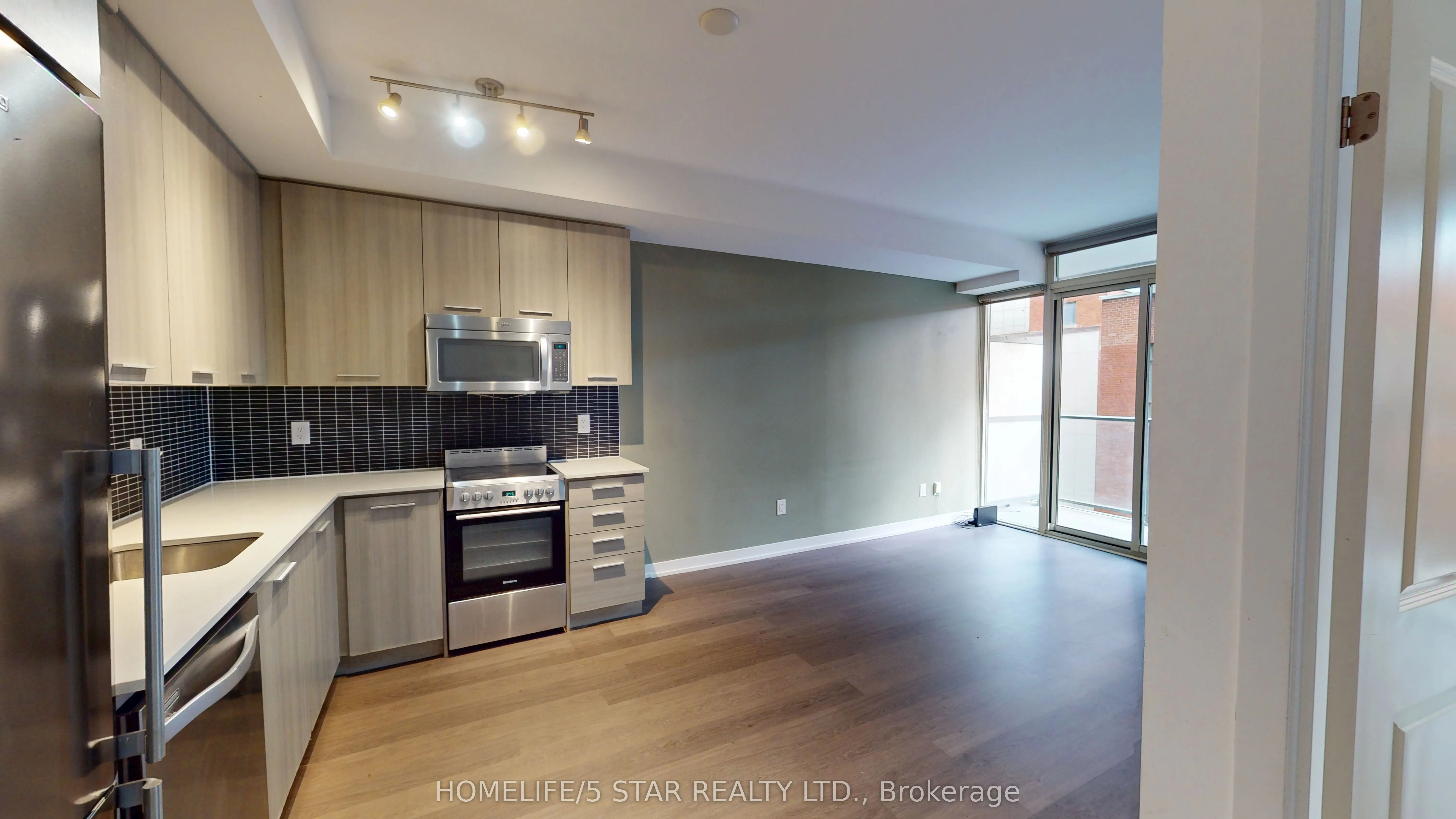 105 George Street, #302