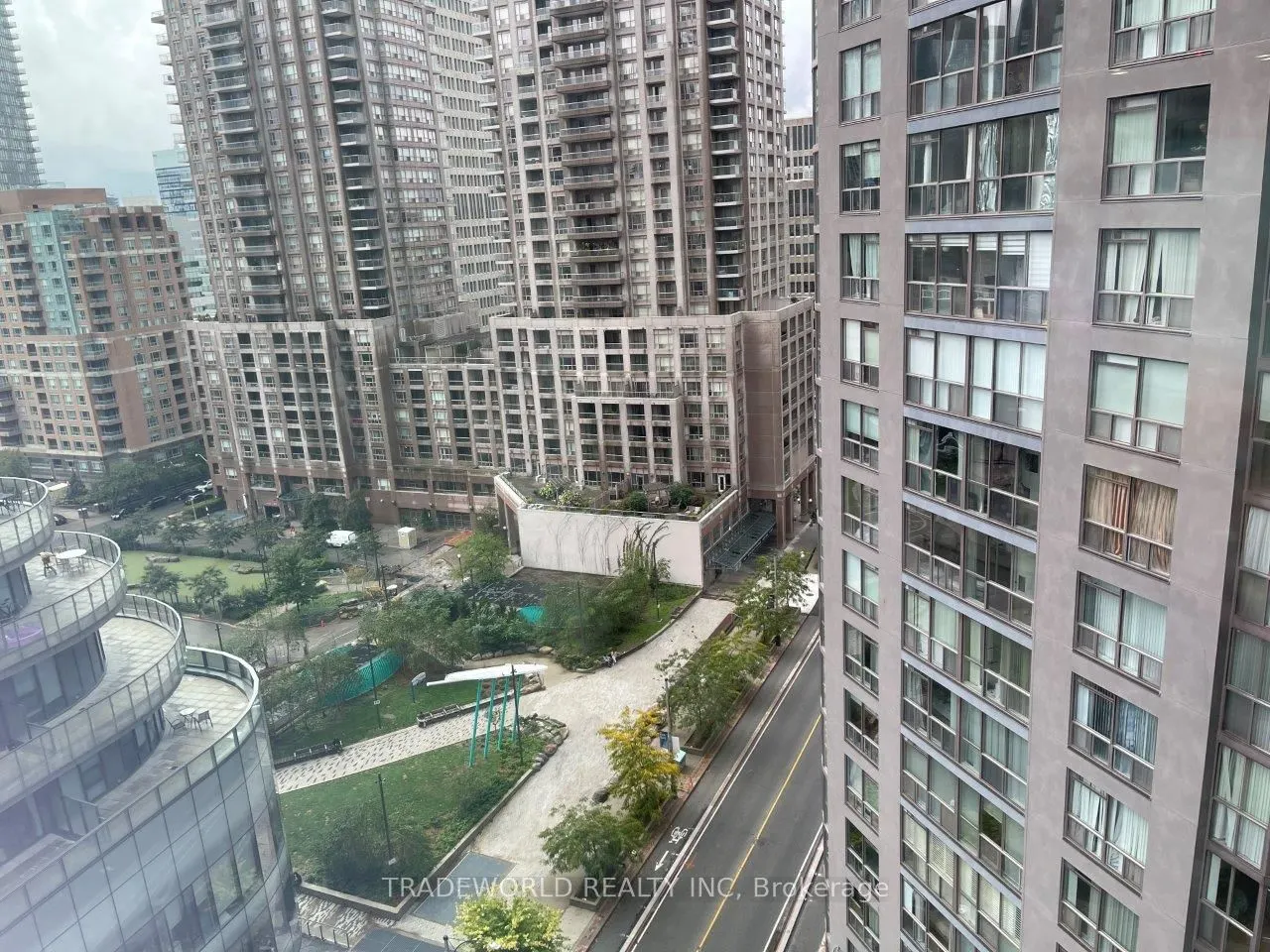 8 Wellesley Street W, #1516