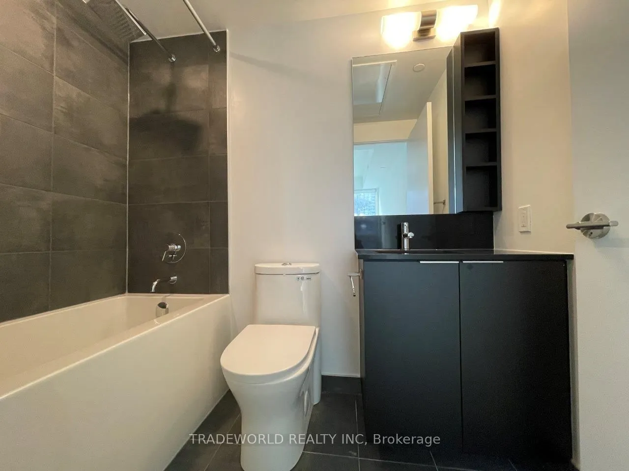 8 Wellesley Street W, #1516