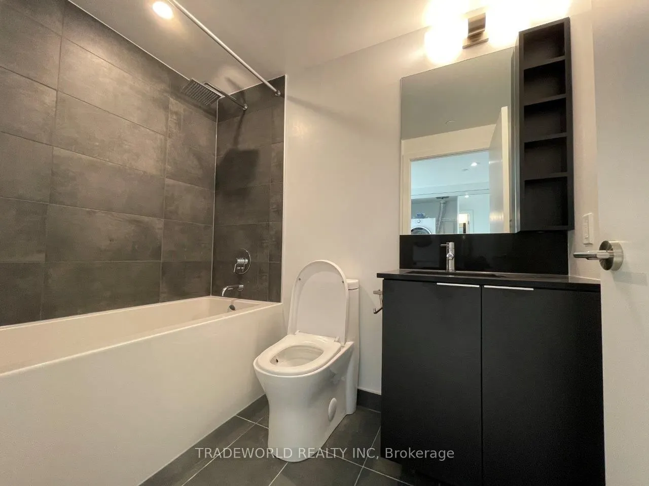 8 Wellesley Street W, #1516