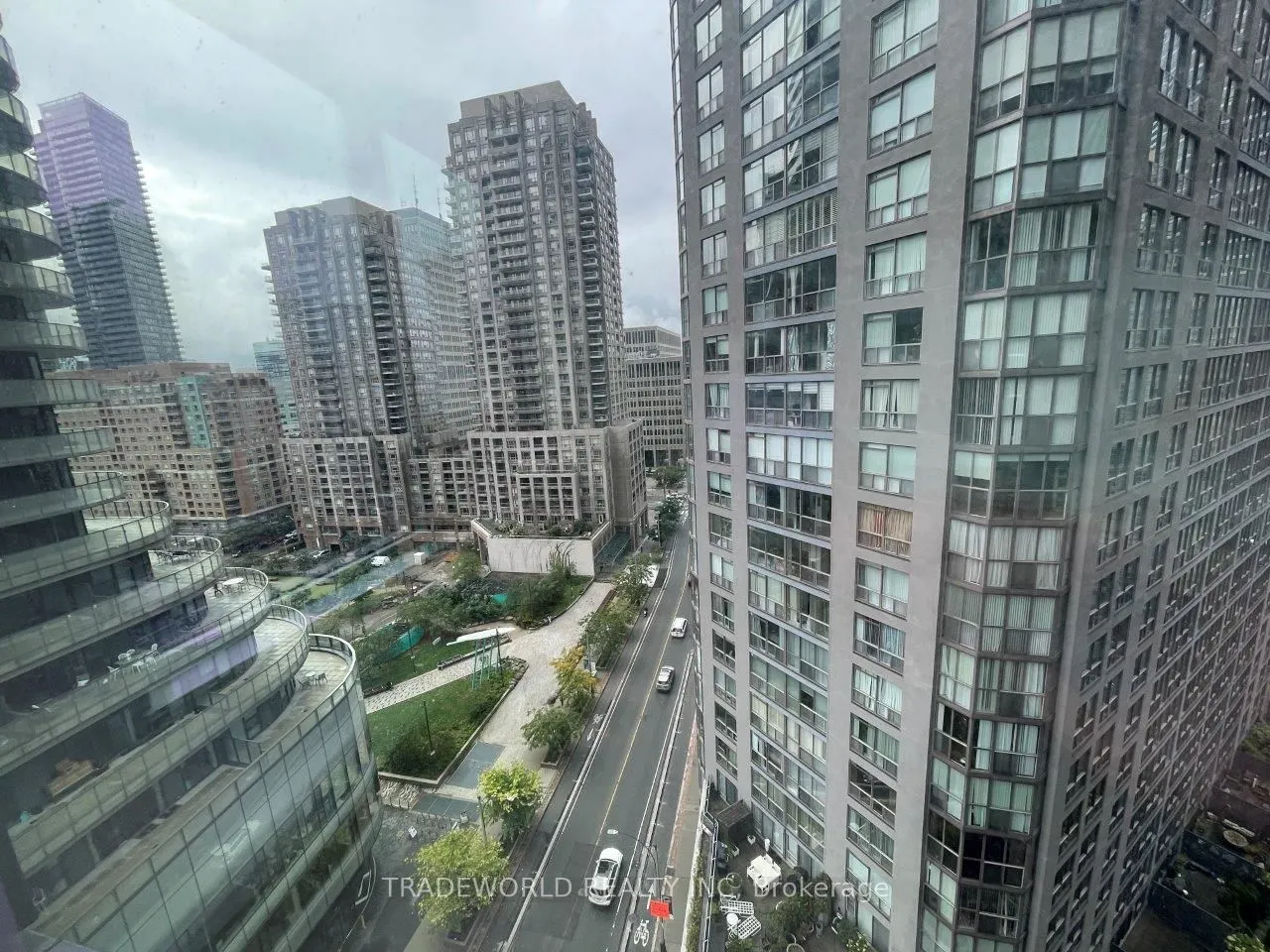 8 Wellesley Street W, #1516