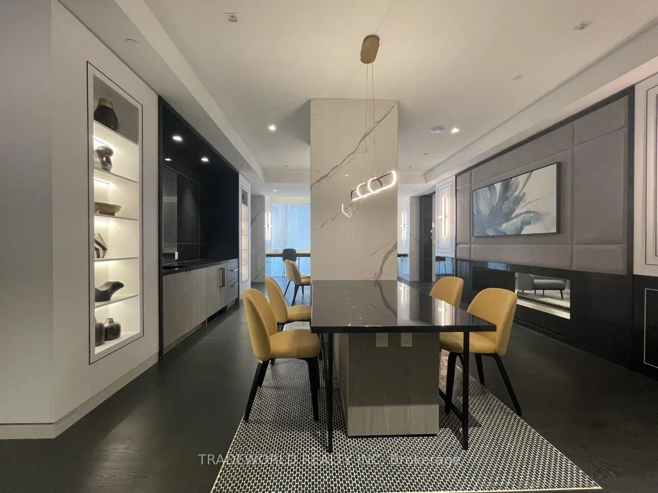 8 Wellesley Street W, #1516