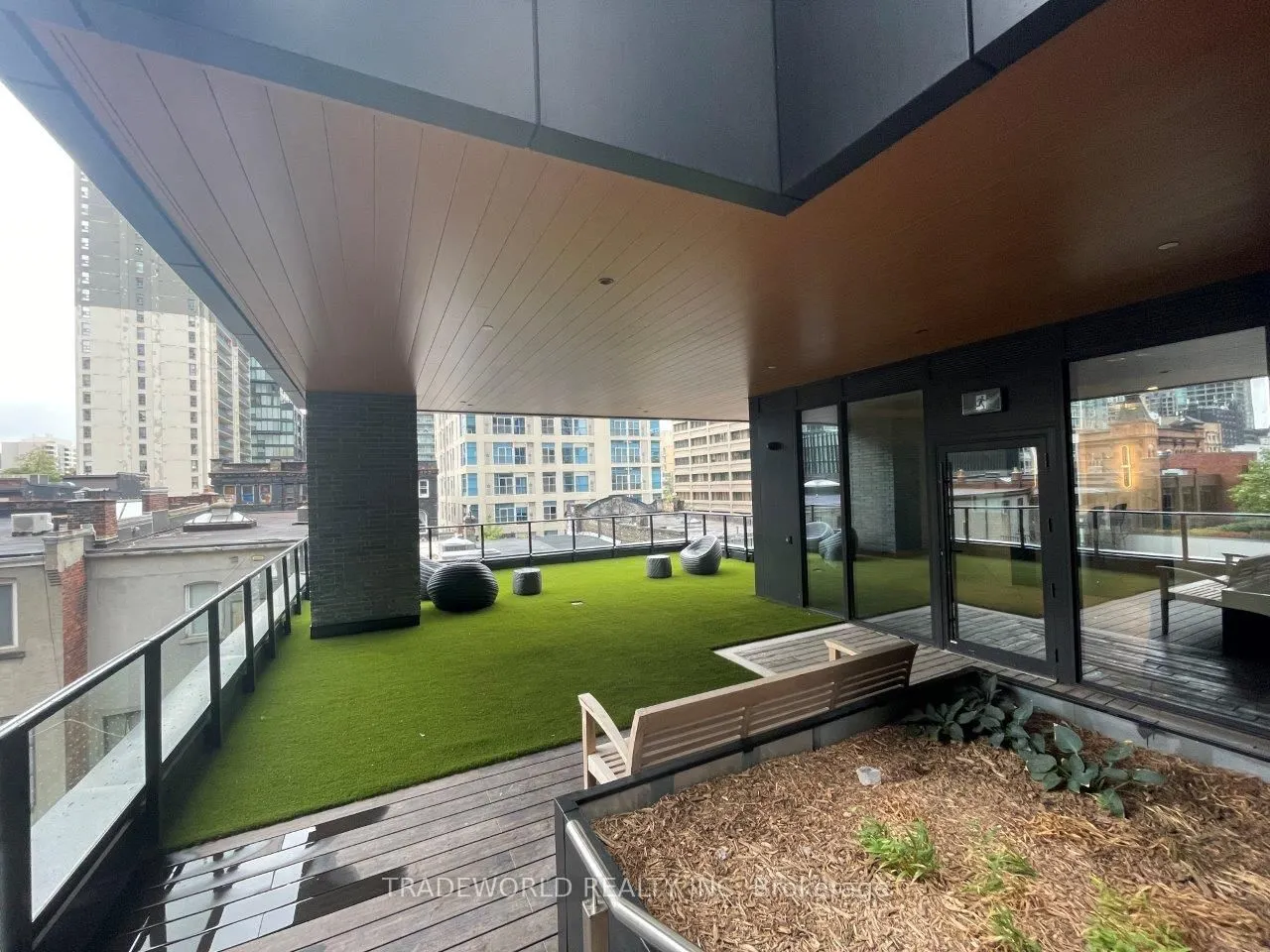 8 Wellesley Street W, #1516