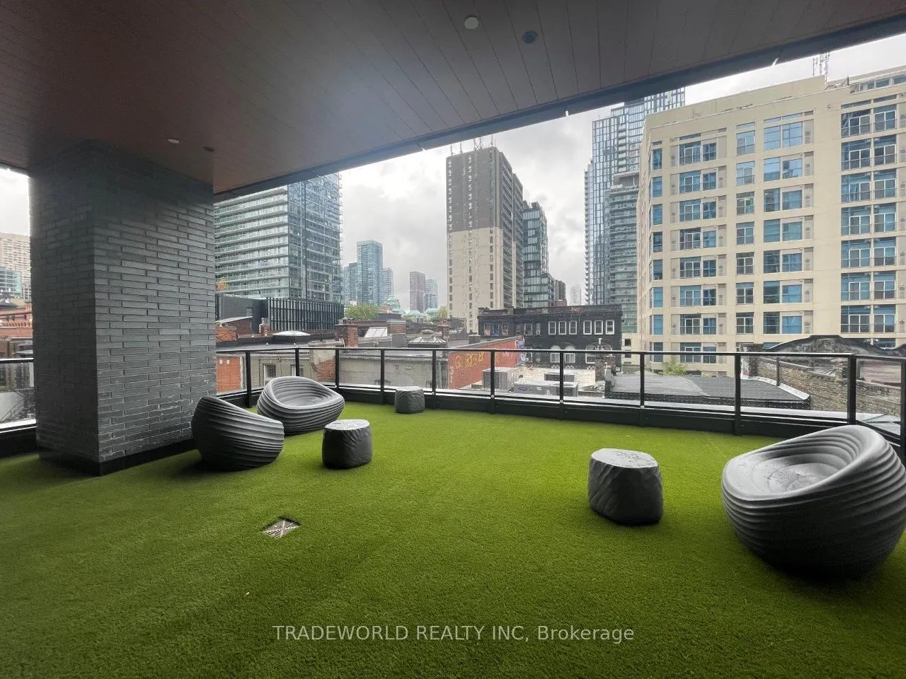 8 Wellesley Street W, #1516