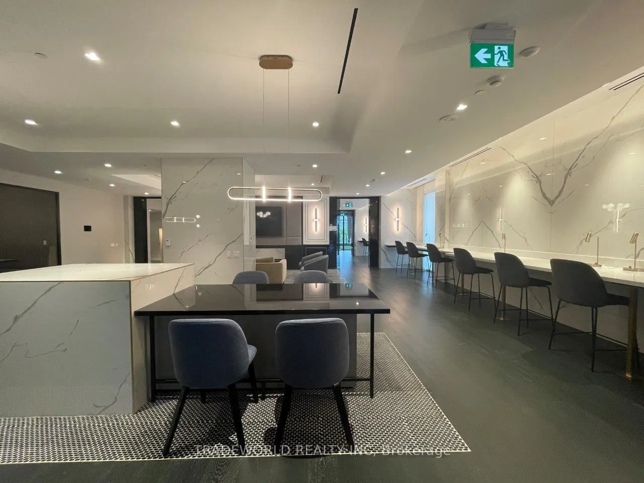 8 Wellesley Street W, #1516