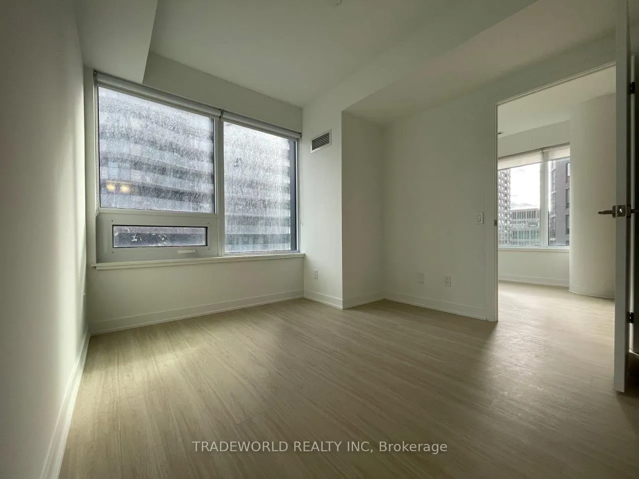 8 Wellesley Street W, #1516