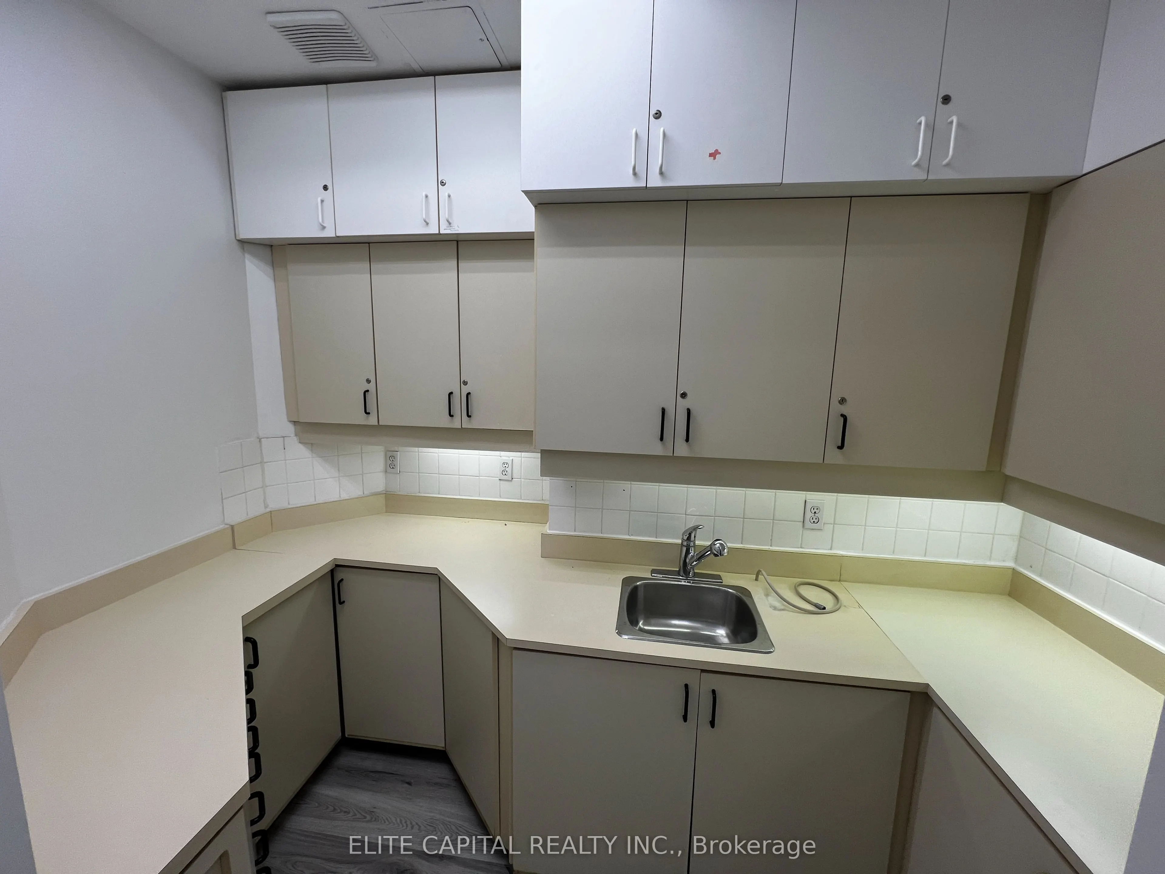 701 Sheppard Avenue E, #209