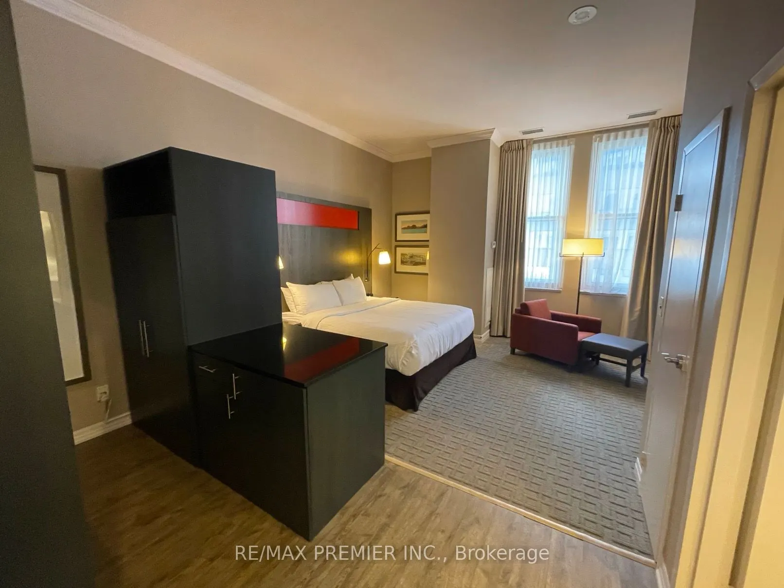 1 King Street W, #1105