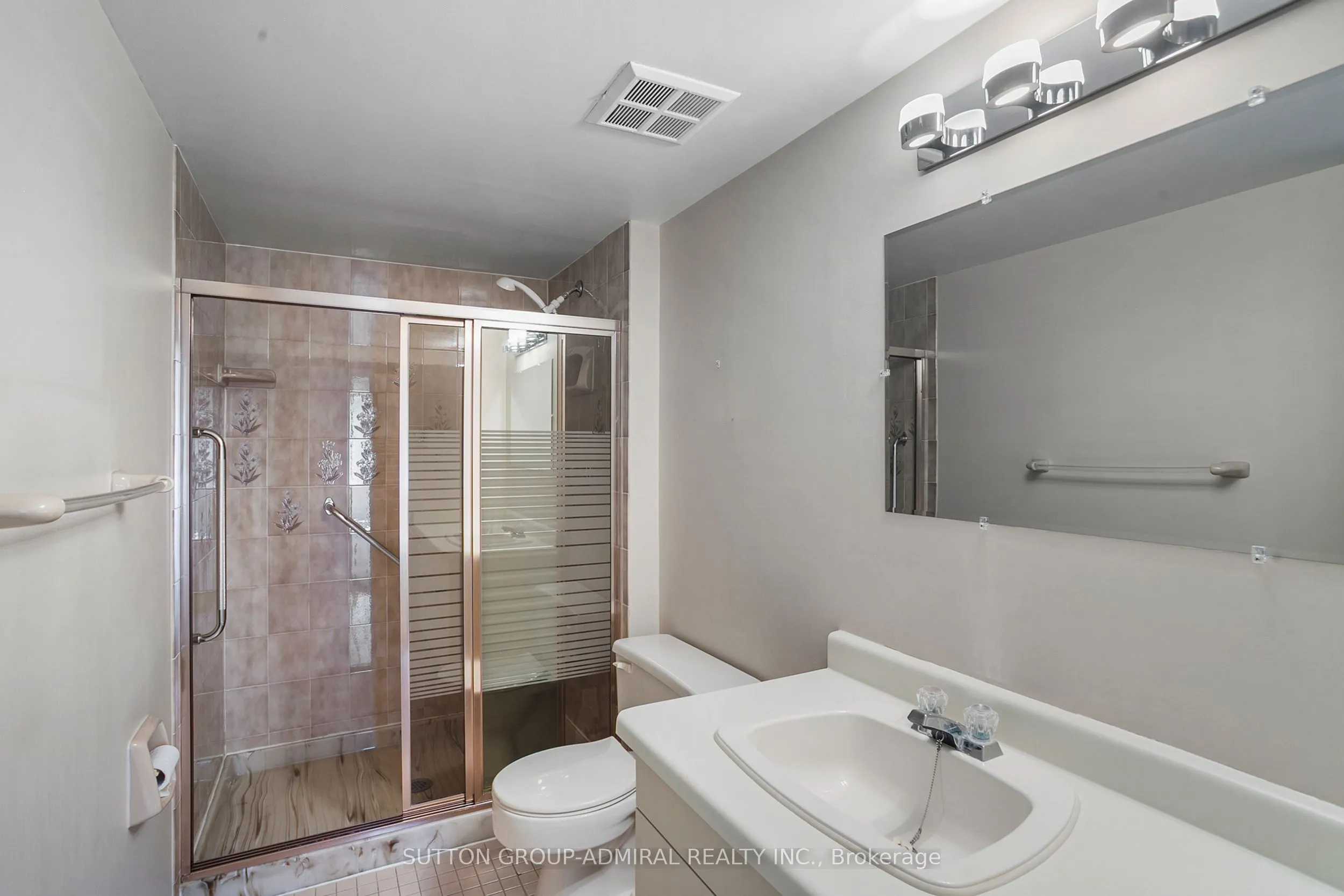 245 The Donway West, #402