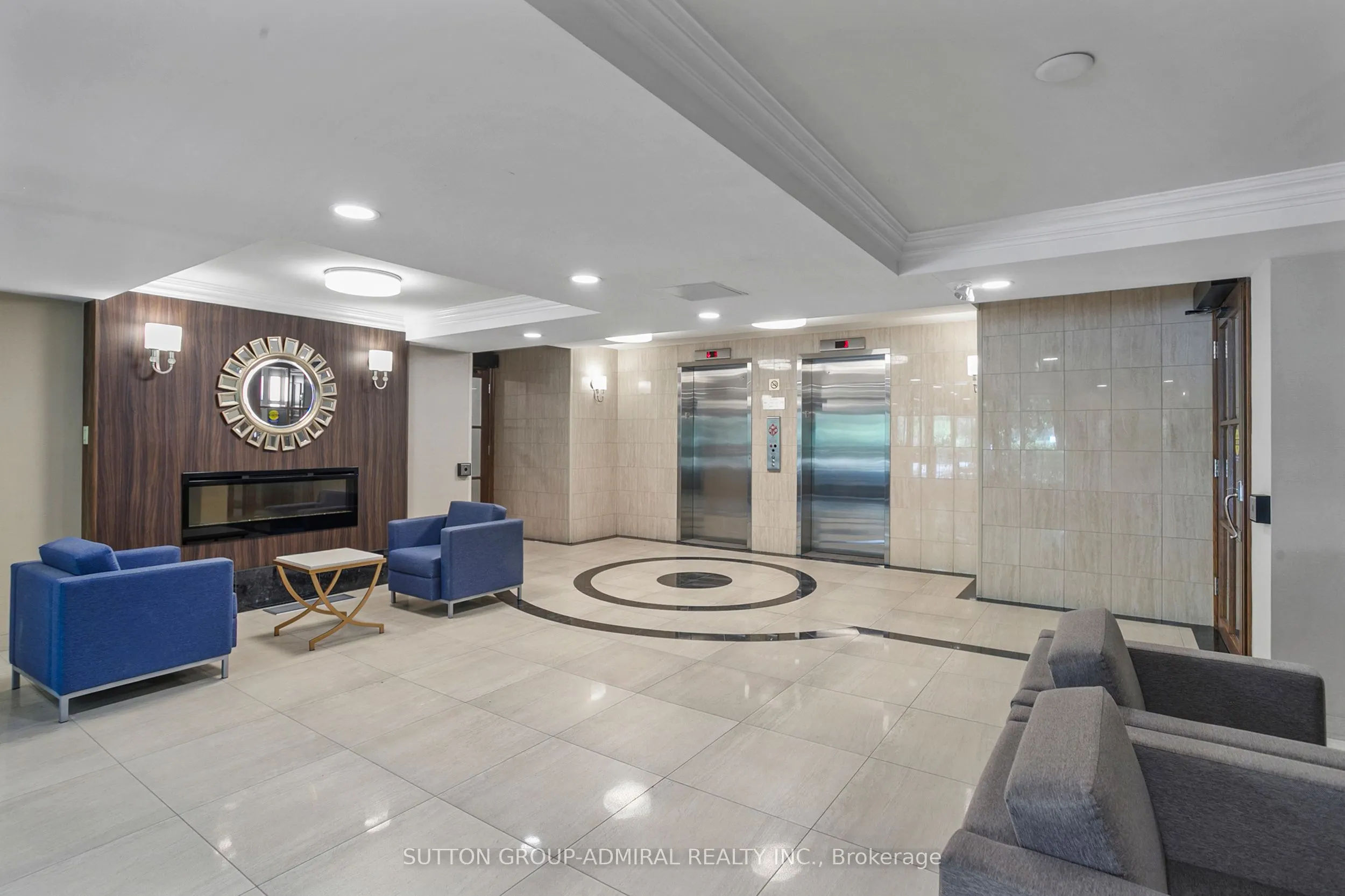 245 The Donway West, #402