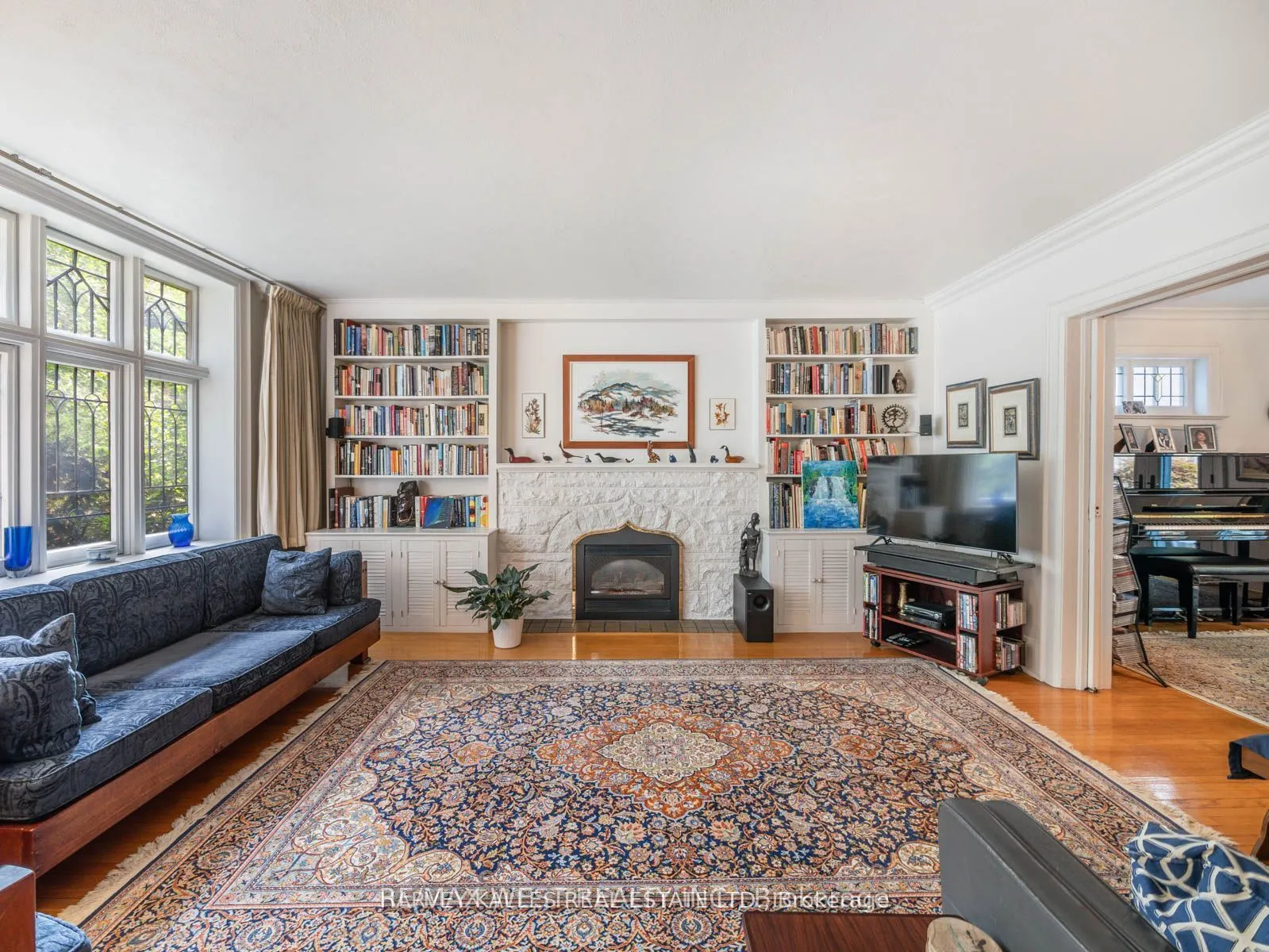 233 Chaplin Crescent