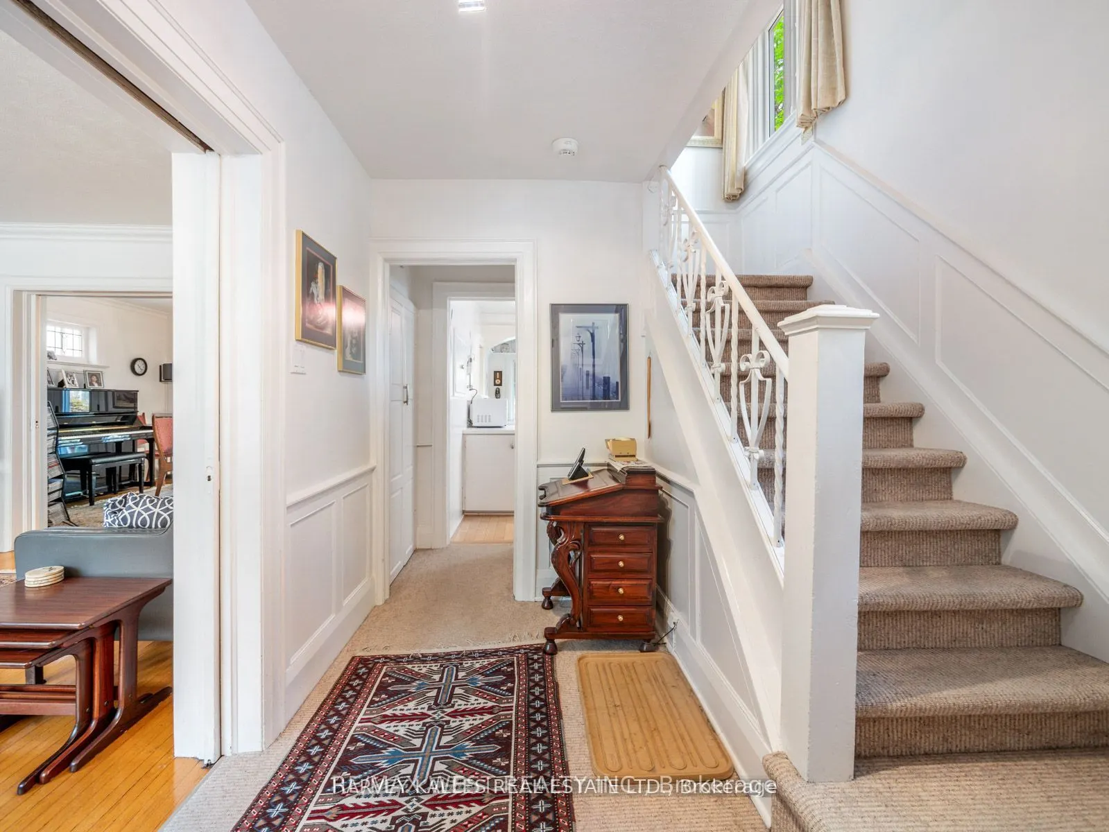 233 Chaplin Crescent