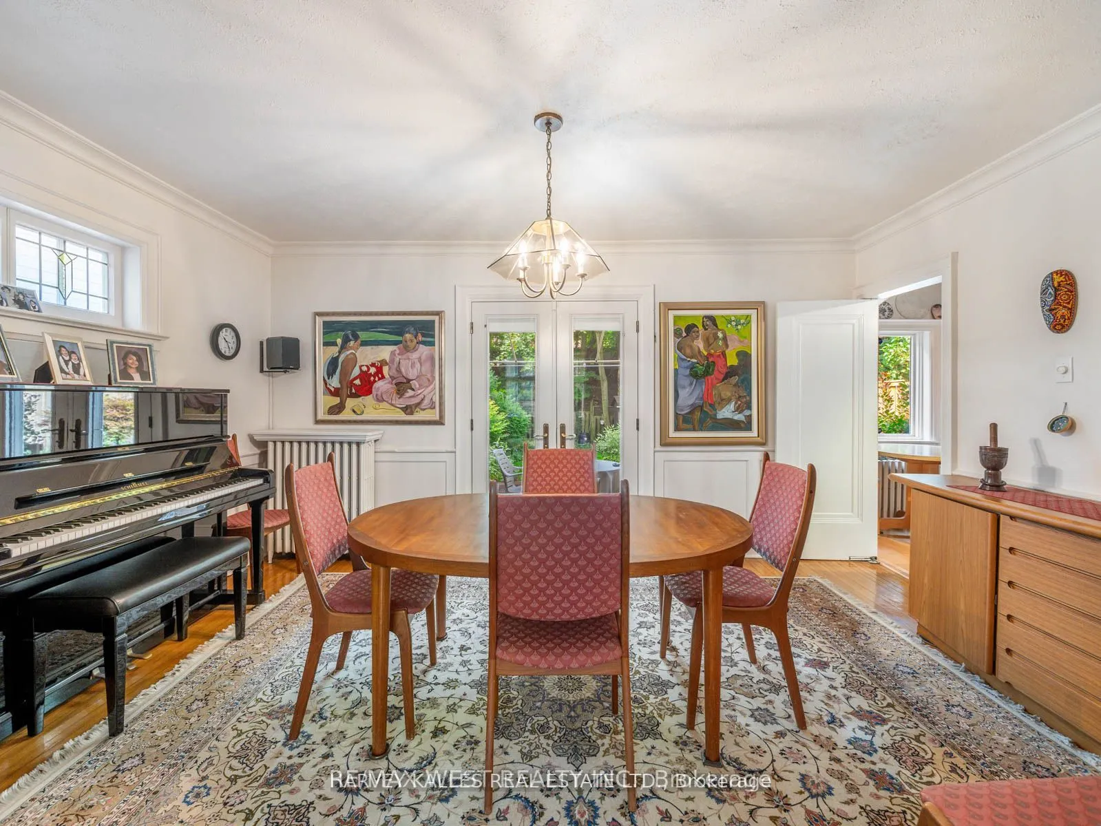 233 Chaplin Crescent