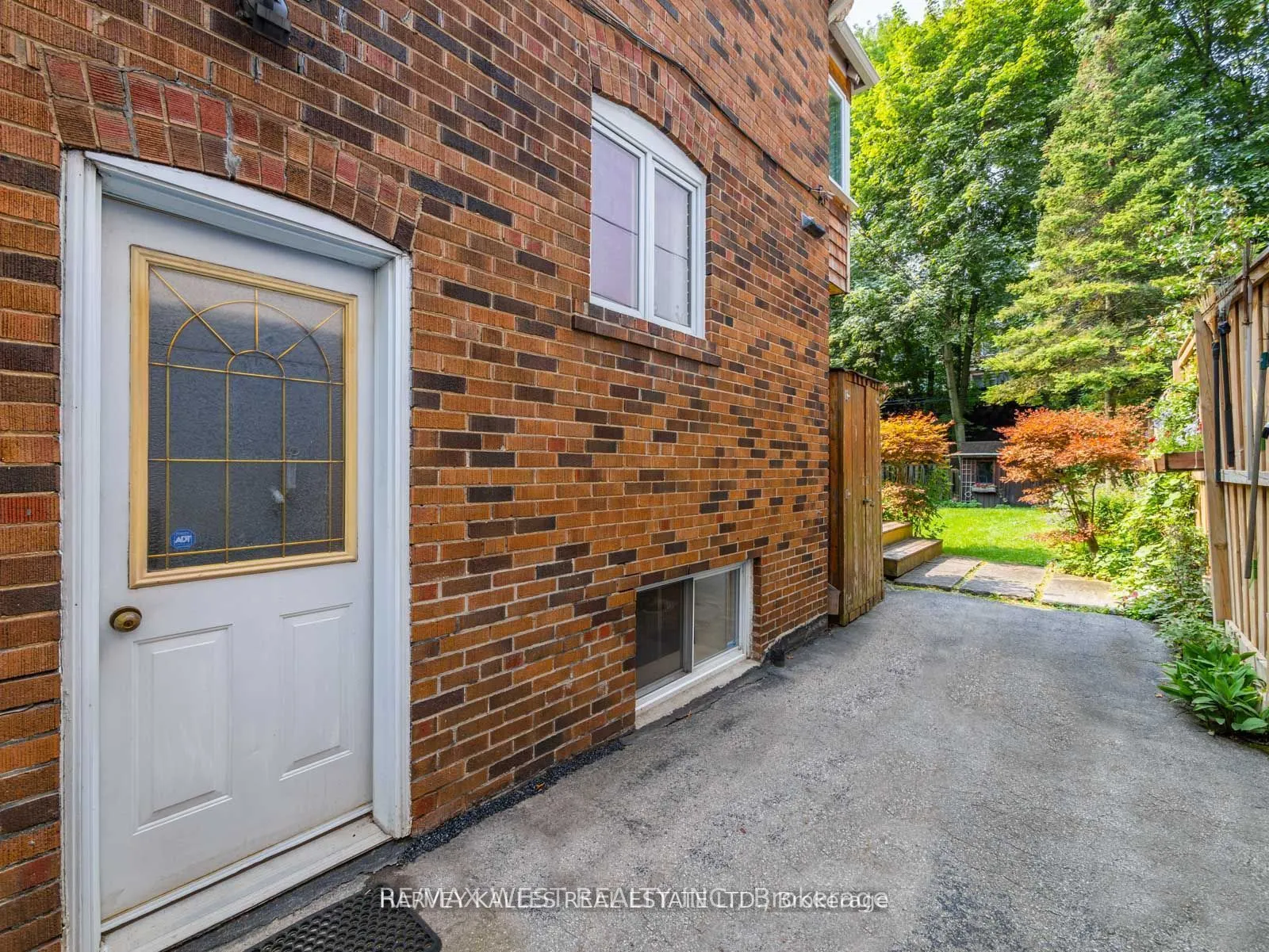 233 Chaplin Crescent