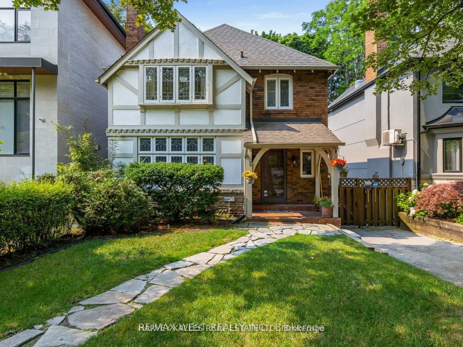 233 Chaplin Crescent