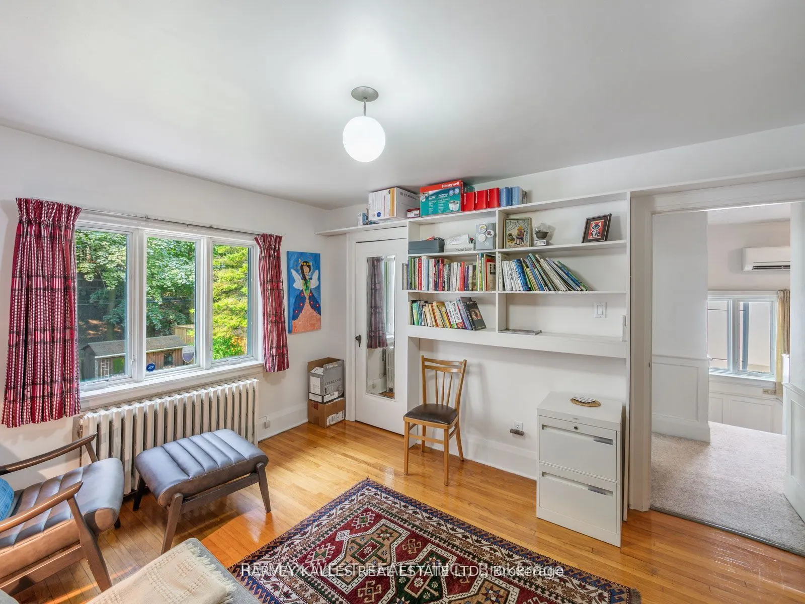 233 Chaplin Crescent