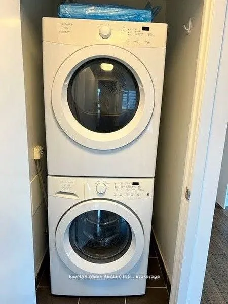 21 Widmer Street, #1209