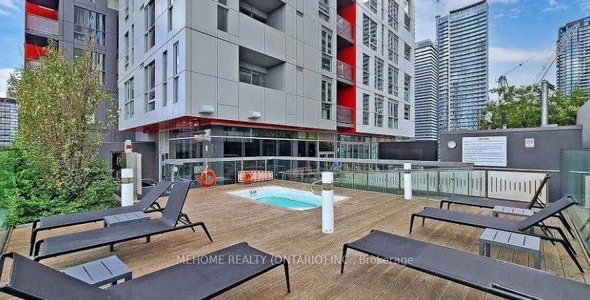 318 Richmond Street W, #606